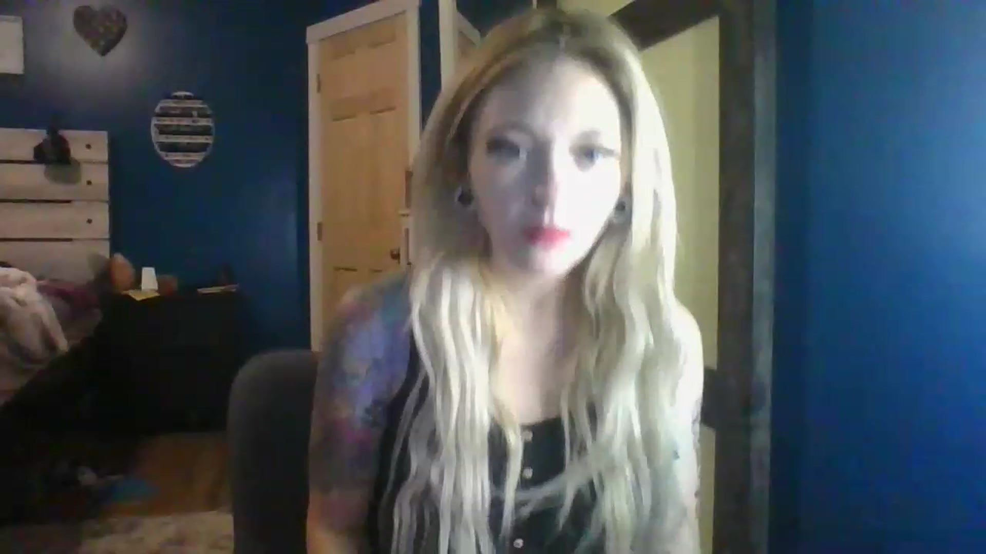 Gallery image thumbnail from AshSapphire's myfreecams stream on, 11/18/2022, 03:53 image 10 of 20