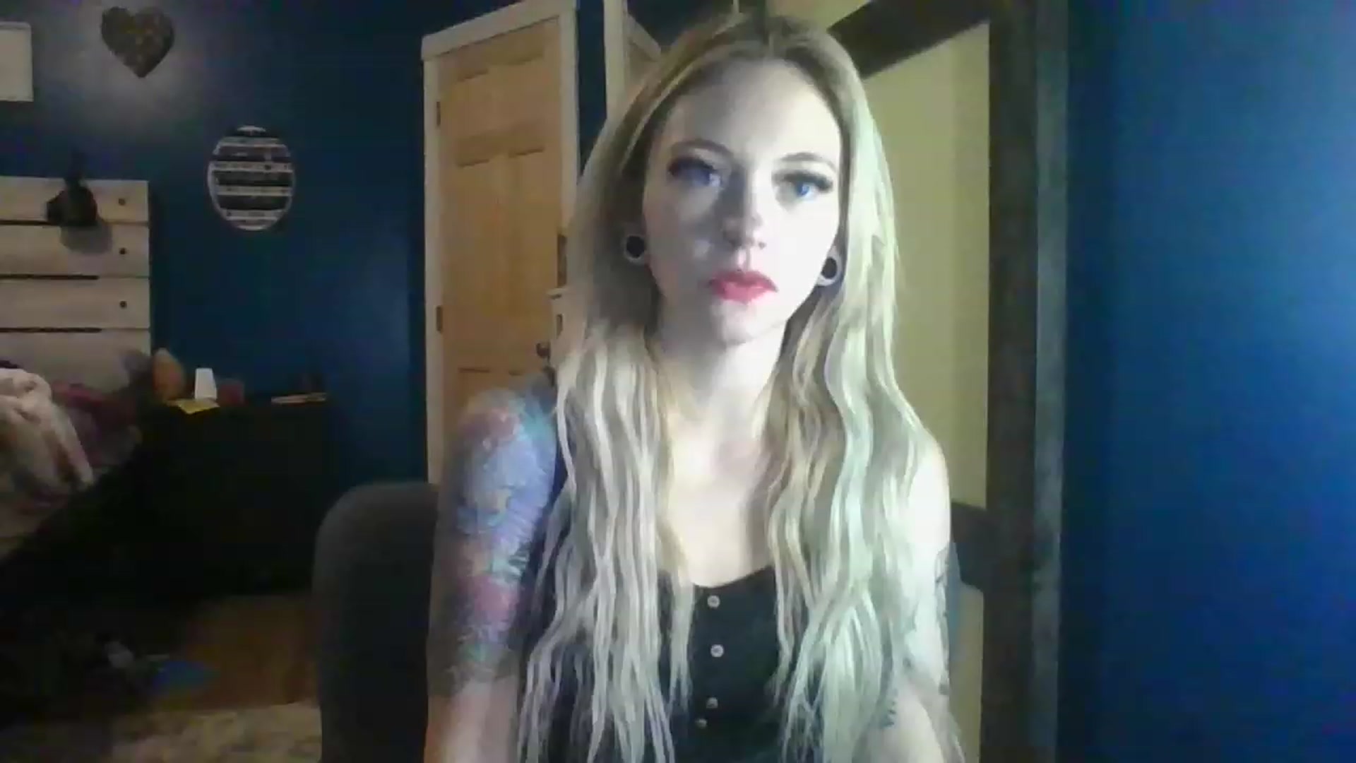 Gallery image thumbnail from AshSapphire's myfreecams stream on, 11/18/2022, 03:53 image 14 of 20