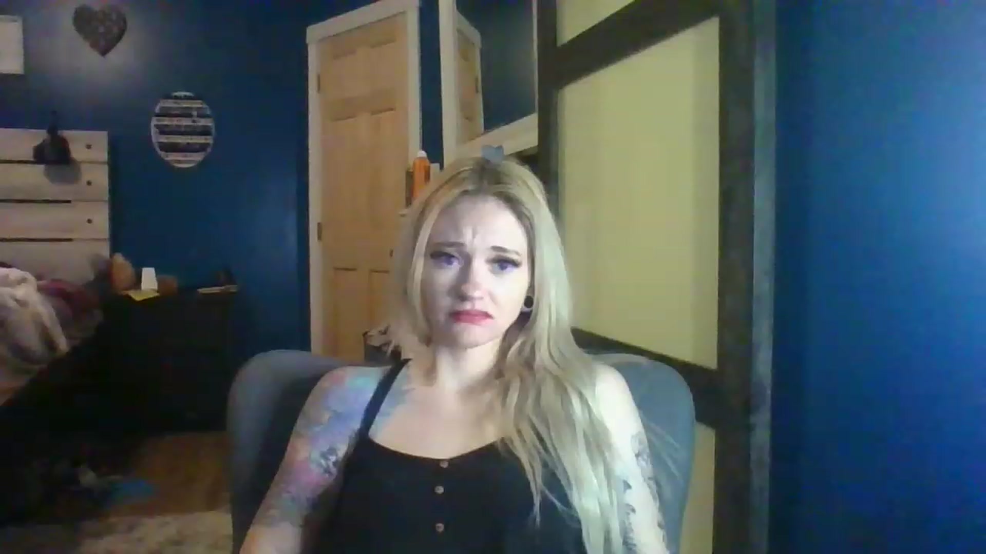 Gallery image thumbnail from AshSapphire's myfreecams stream on, 11/18/2022, 03:53 image 5 of 20