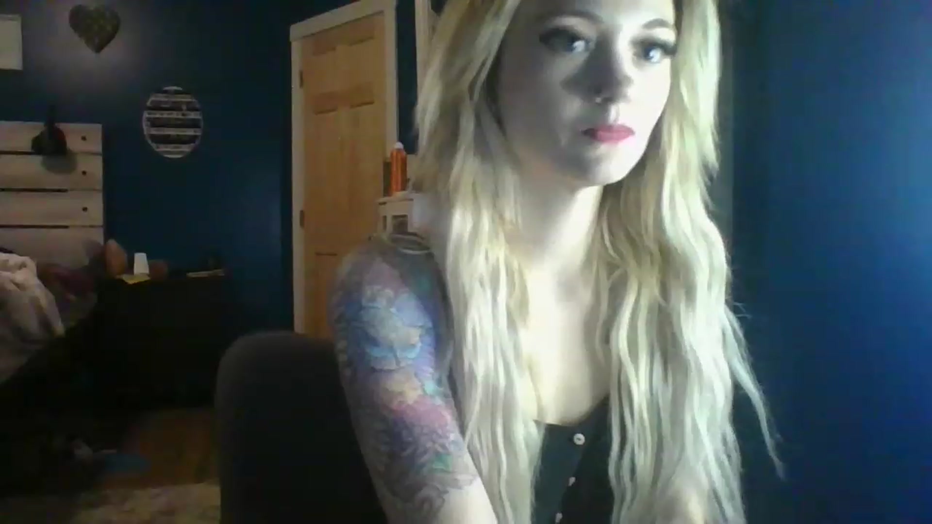 Gallery image thumbnail from AshSapphire's myfreecams stream on, 11/18/2022, 03:53 image 20 of 20