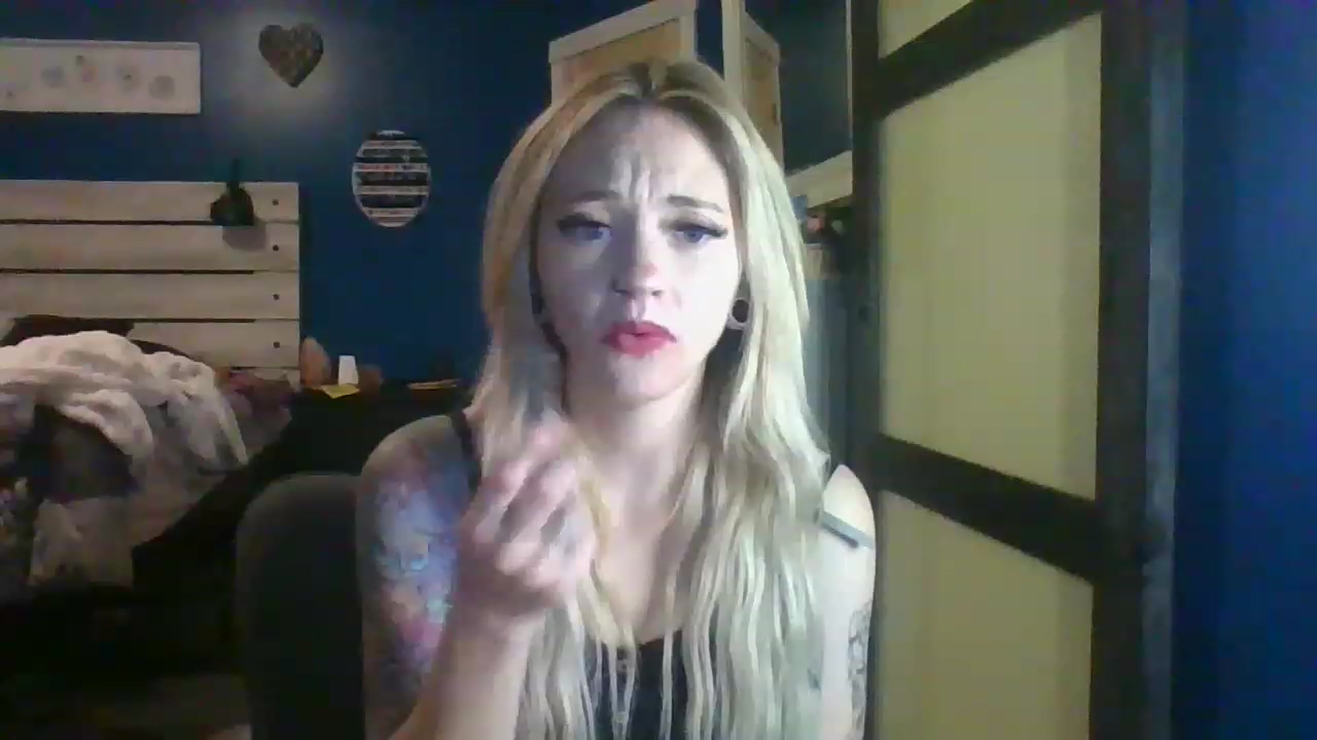 Gallery image thumbnail from AshSapphire's myfreecams stream on, 11/18/2022, 04:35 image 3 of 20