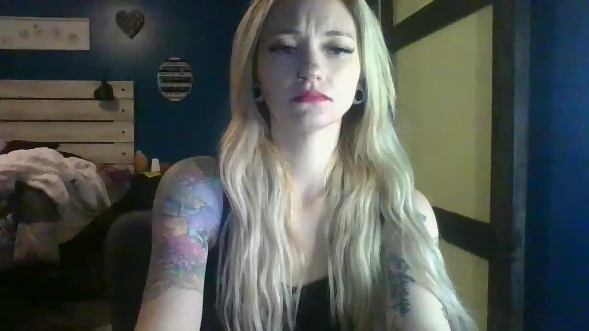 Gallery image thumbnail from AshSapphire's myfreecams stream on, 11/18/2022, 04:35 image 5 of 20