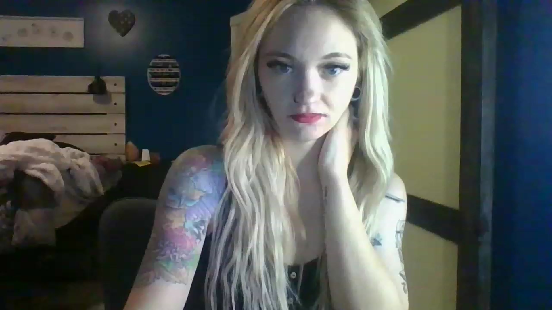 Gallery image thumbnail from AshSapphire's myfreecams stream on, 11/18/2022, 04:35 image 8 of 20