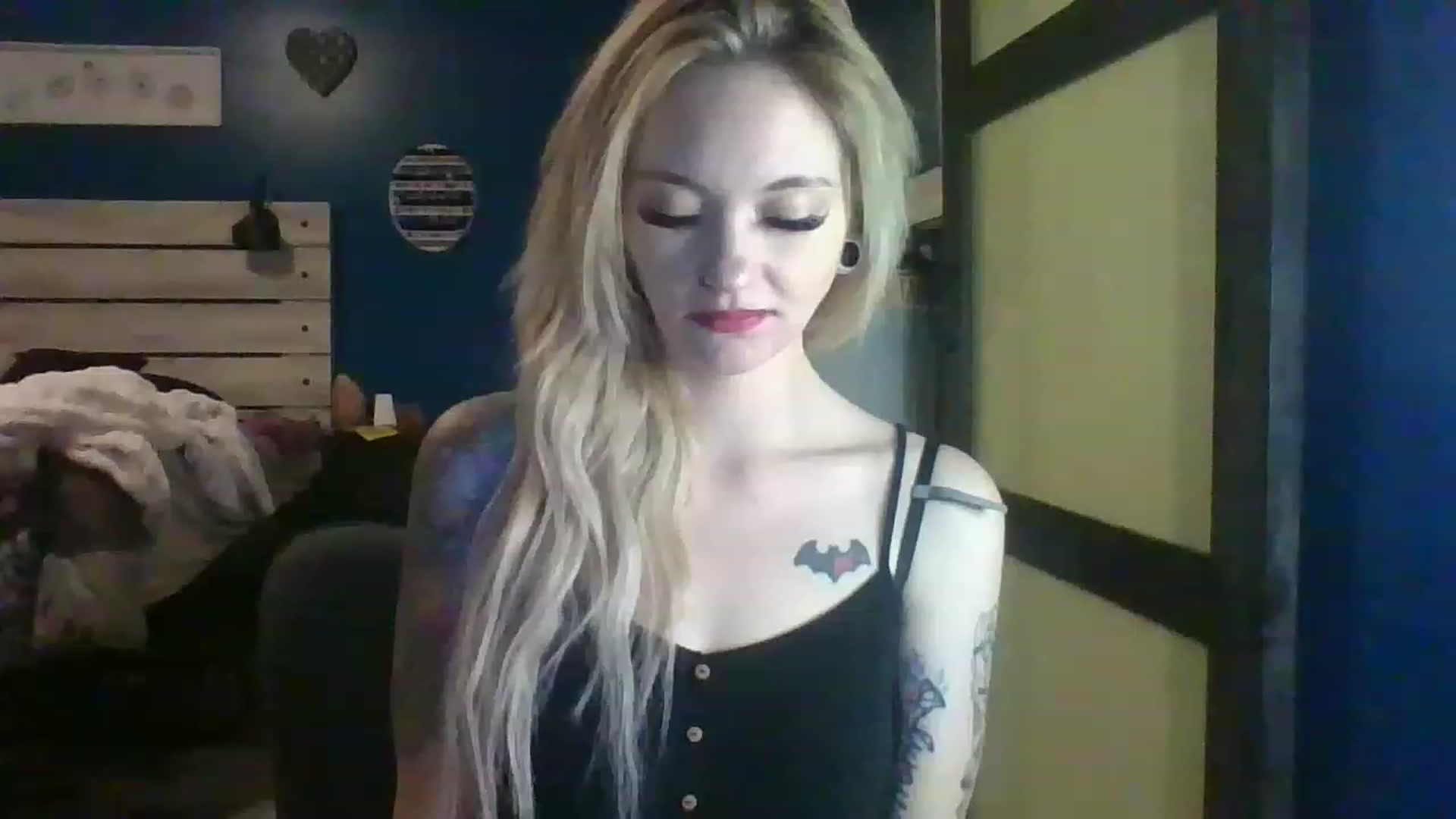 Gallery image thumbnail from AshSapphire's myfreecams stream on, 11/18/2022, 04:35 image 14 of 20