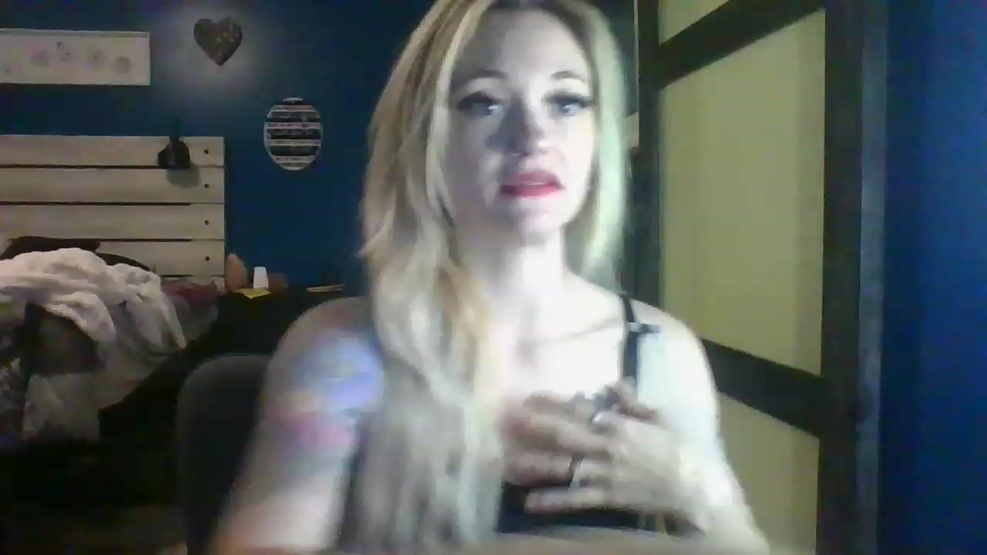 Gallery image thumbnail from AshSapphire's myfreecams stream on, 11/18/2022, 04:35 image 18 of 20