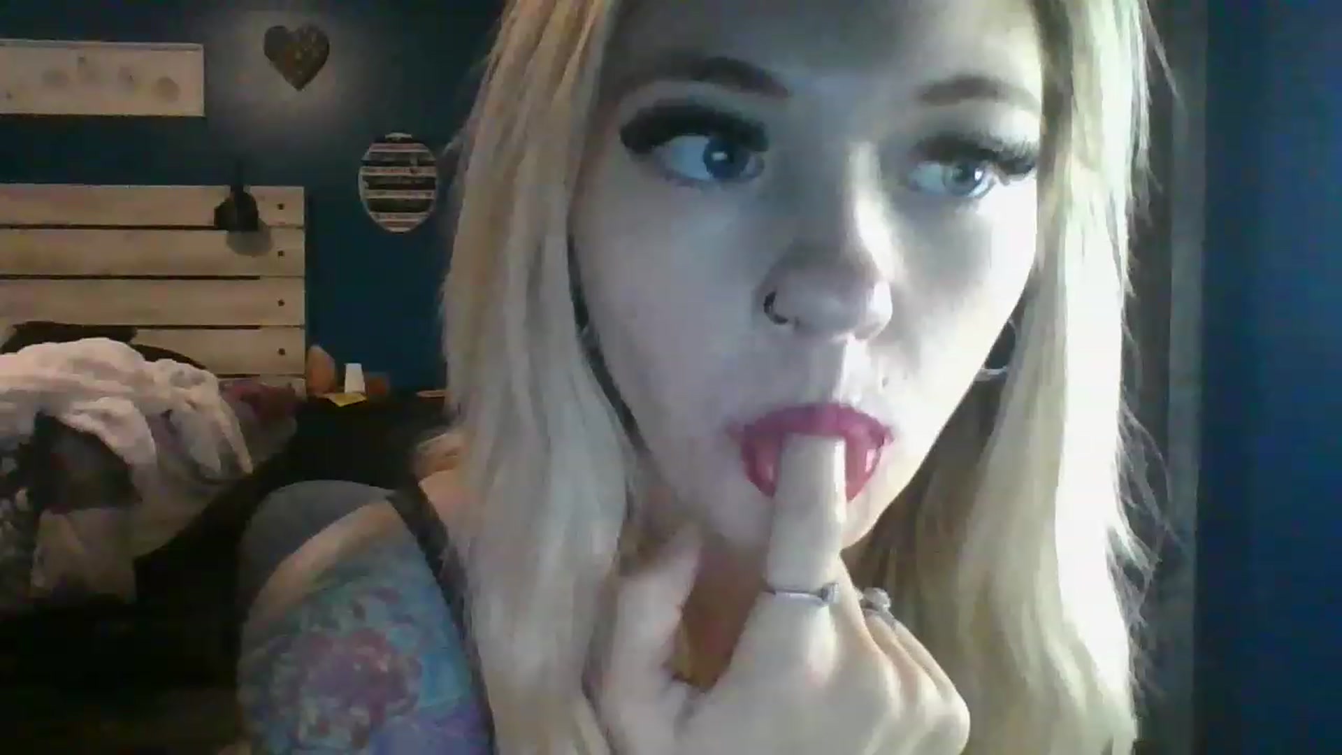 Gallery image thumbnail from AshSapphire's myfreecams stream on, 11/18/2022, 04:35 image 10 of 20
