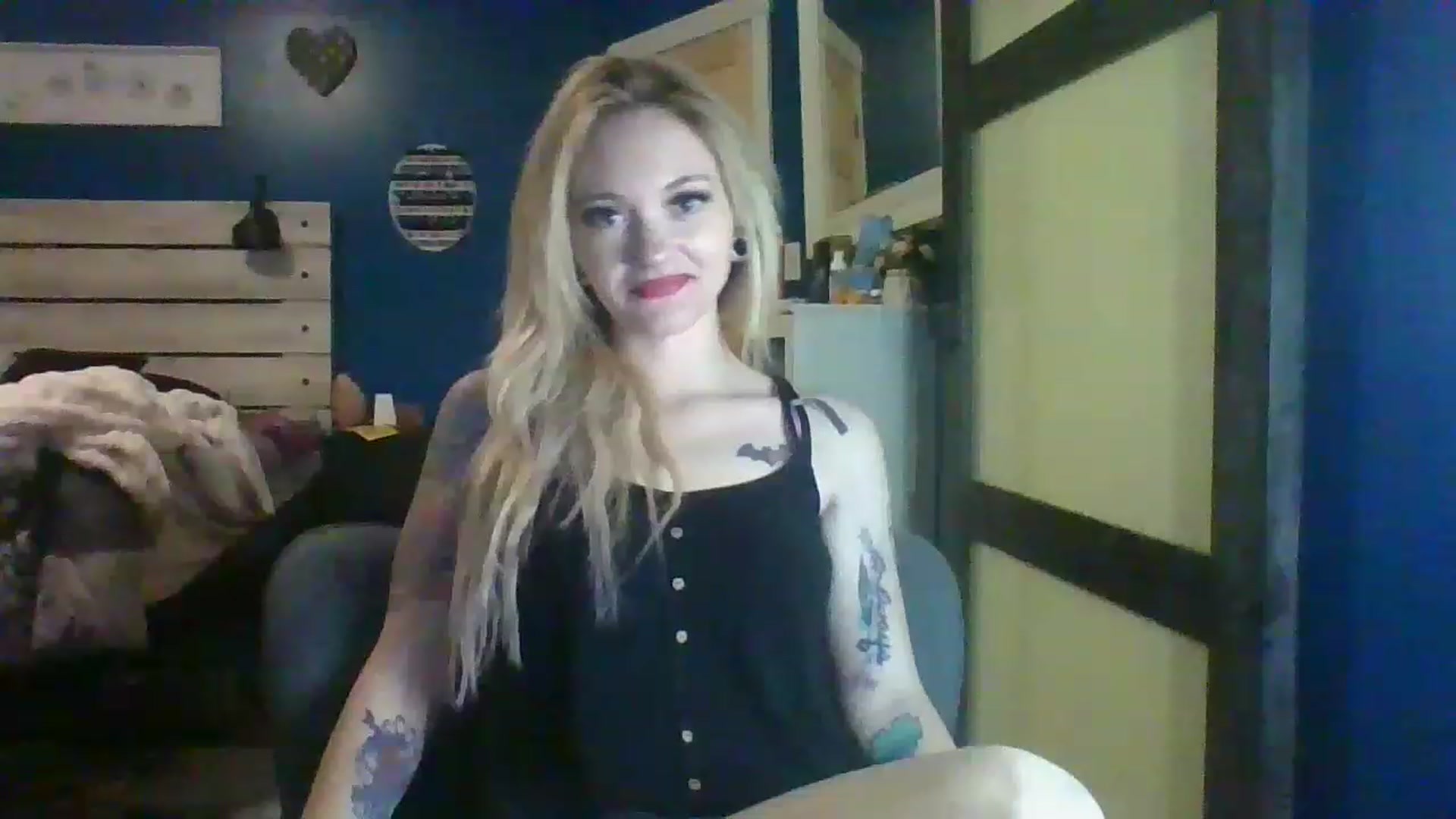 Gallery image thumbnail from AshSapphire's myfreecams stream on, 11/18/2022, 04:35 image 16 of 20