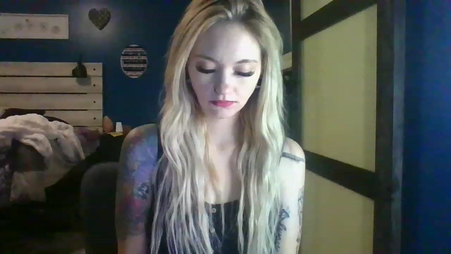 Gallery image thumbnail from AshSapphire's myfreecams stream on, 11/18/2022, 04:35 image 12 of 20