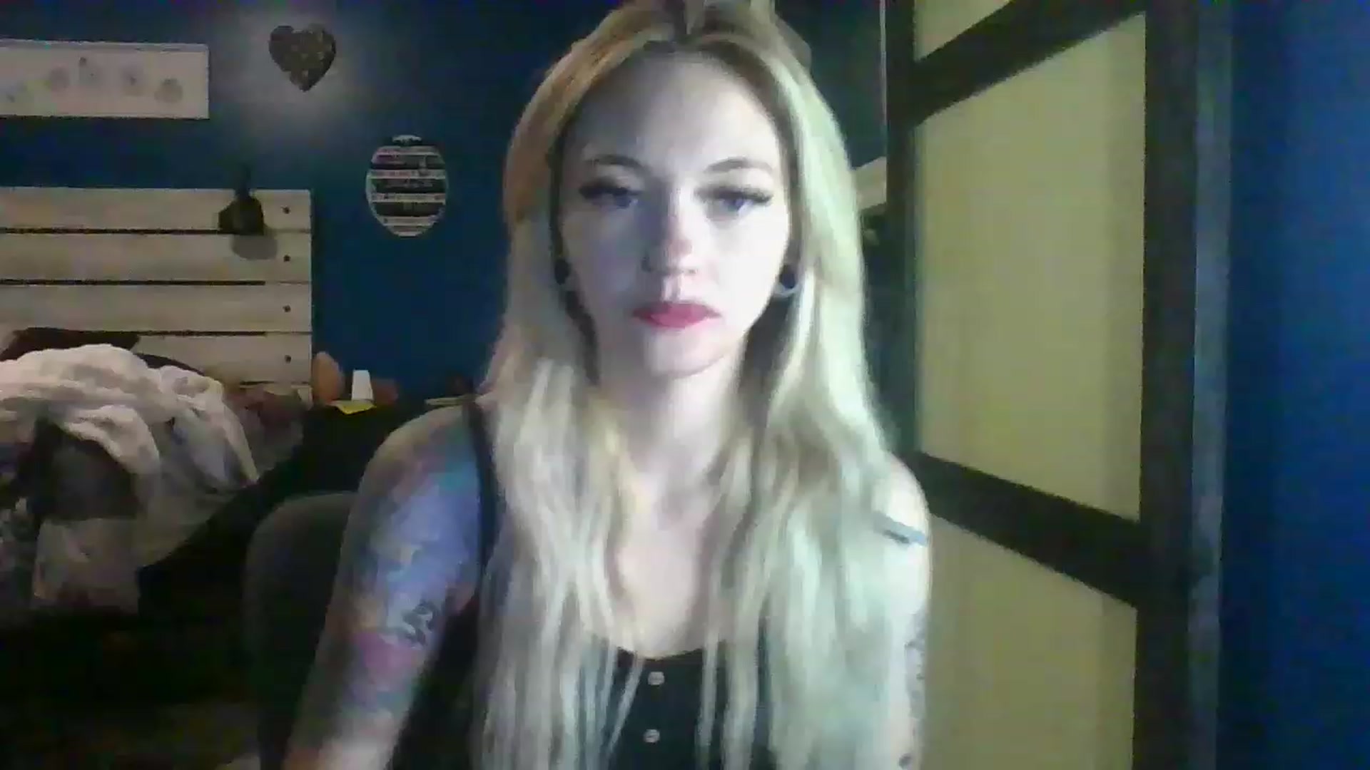 Gallery image thumbnail from AshSapphire's myfreecams stream on, 11/18/2022, 04:35 image 2 of 20