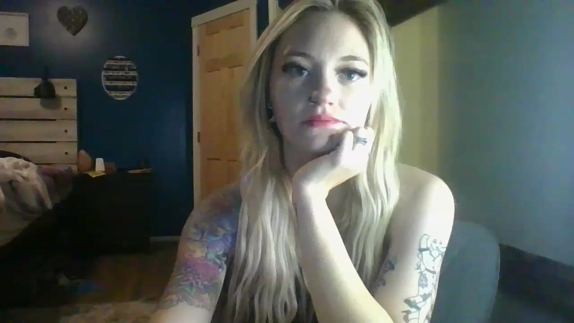 Gallery image thumbnail from AshSapphire's myfreecams stream on, 11/18/2022, 08:01 image 13 of 20