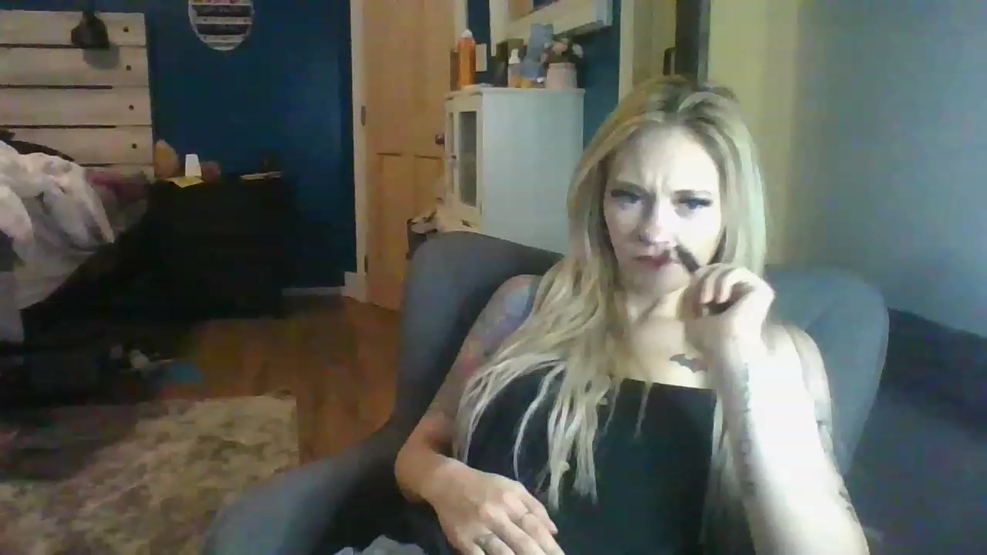Gallery image thumbnail from AshSapphire's myfreecams stream on, 11/18/2022, 08:01 image 8 of 20