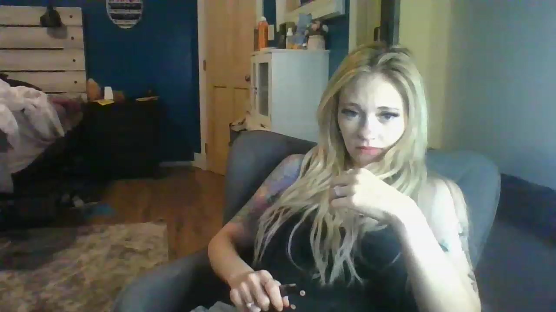 Gallery image thumbnail from AshSapphire's myfreecams stream on, 11/18/2022, 08:01 image 10 of 20
