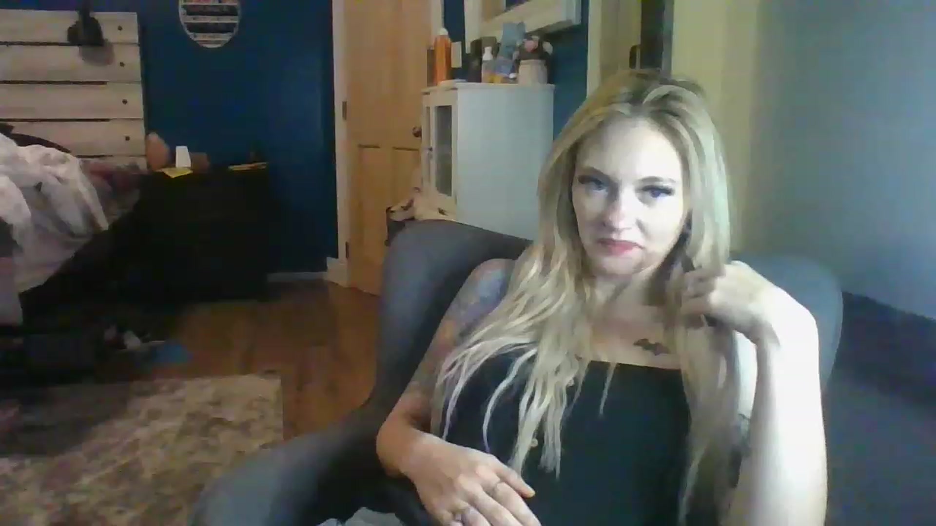 Gallery image thumbnail from AshSapphire's myfreecams stream on, 11/18/2022, 08:01 image 5 of 20