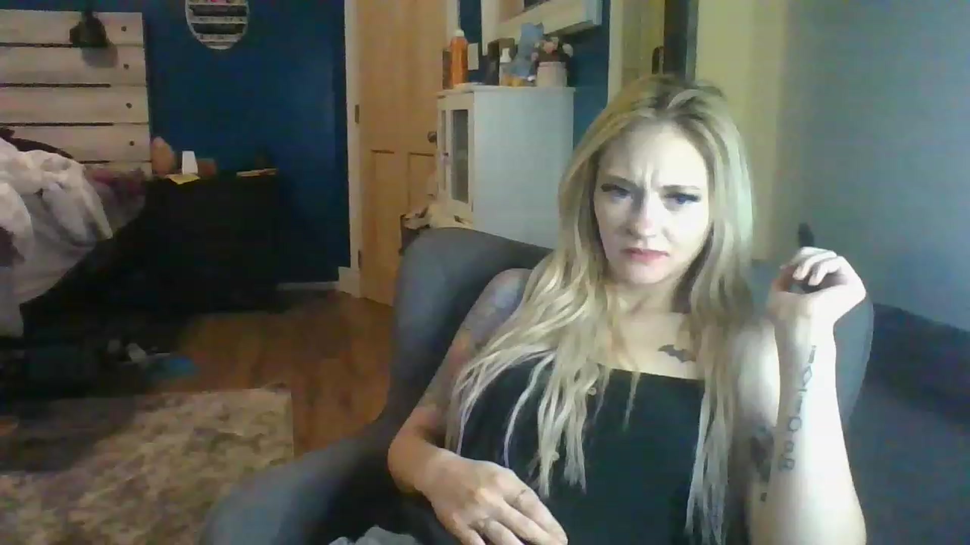 Gallery image thumbnail from AshSapphire's myfreecams stream on, 11/18/2022, 08:01 image 7 of 20