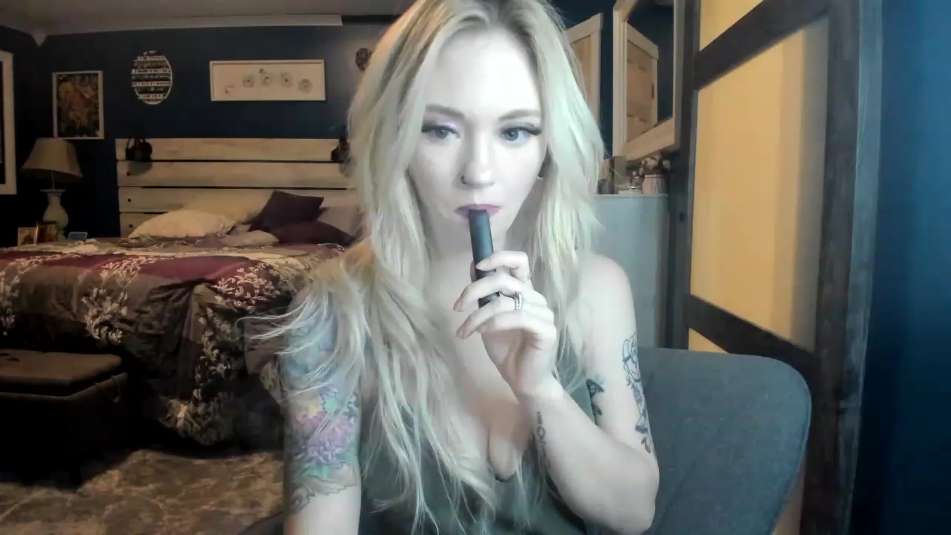 Gallery image thumbnail from AshSapphire's myfreecams stream on, 11/19/2022, 06:16 image 9 of 20