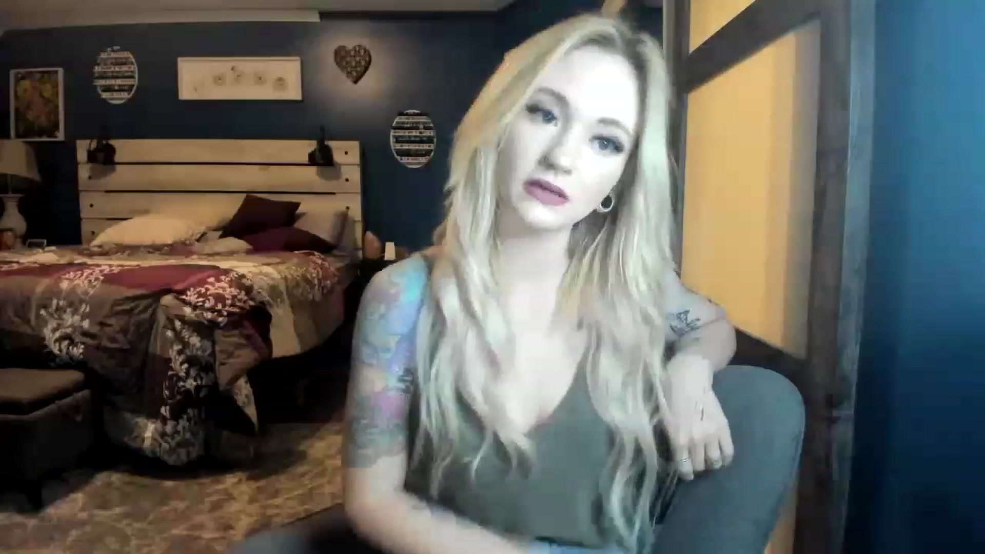 Gallery image thumbnail from AshSapphire's myfreecams stream on, 11/19/2022, 06:16 image 14 of 20