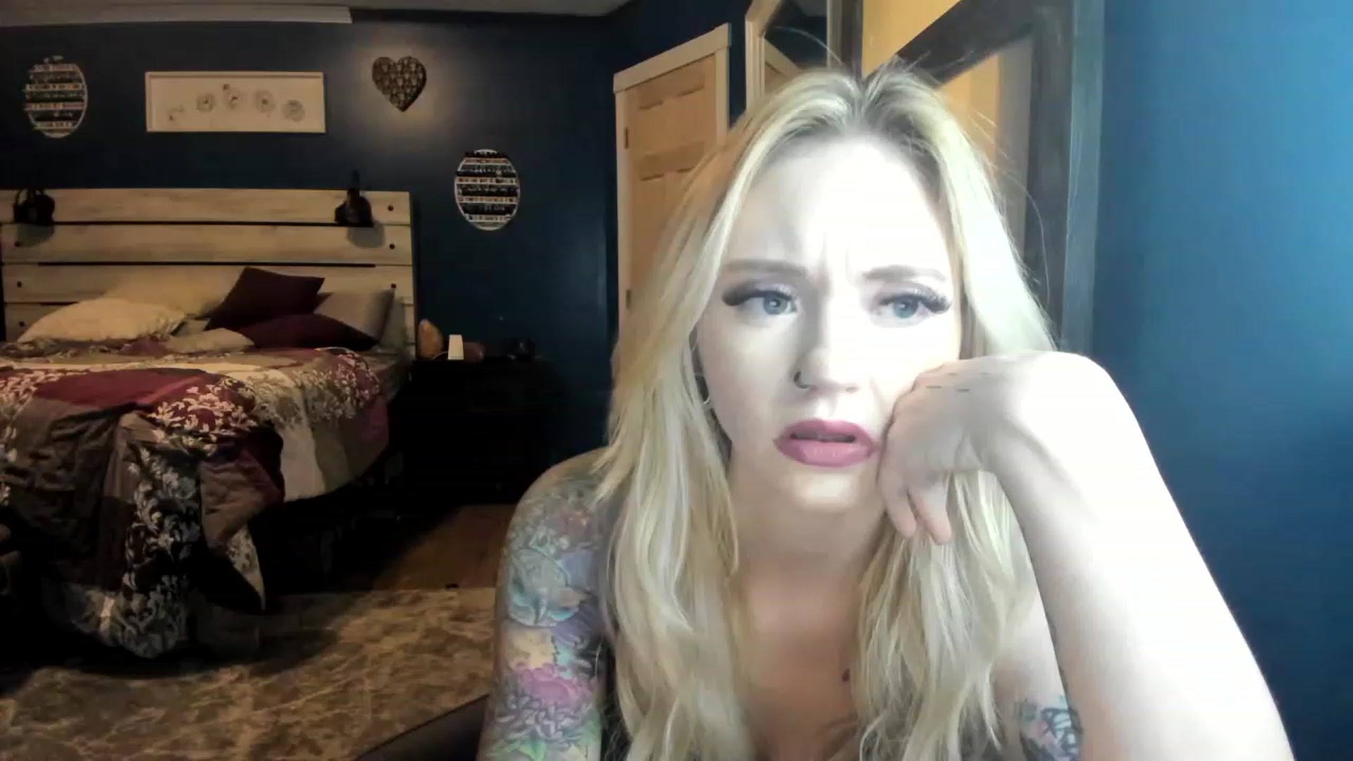 Gallery image thumbnail from AshSapphire's myfreecams stream on, 11/19/2022, 06:16 image 18 of 20