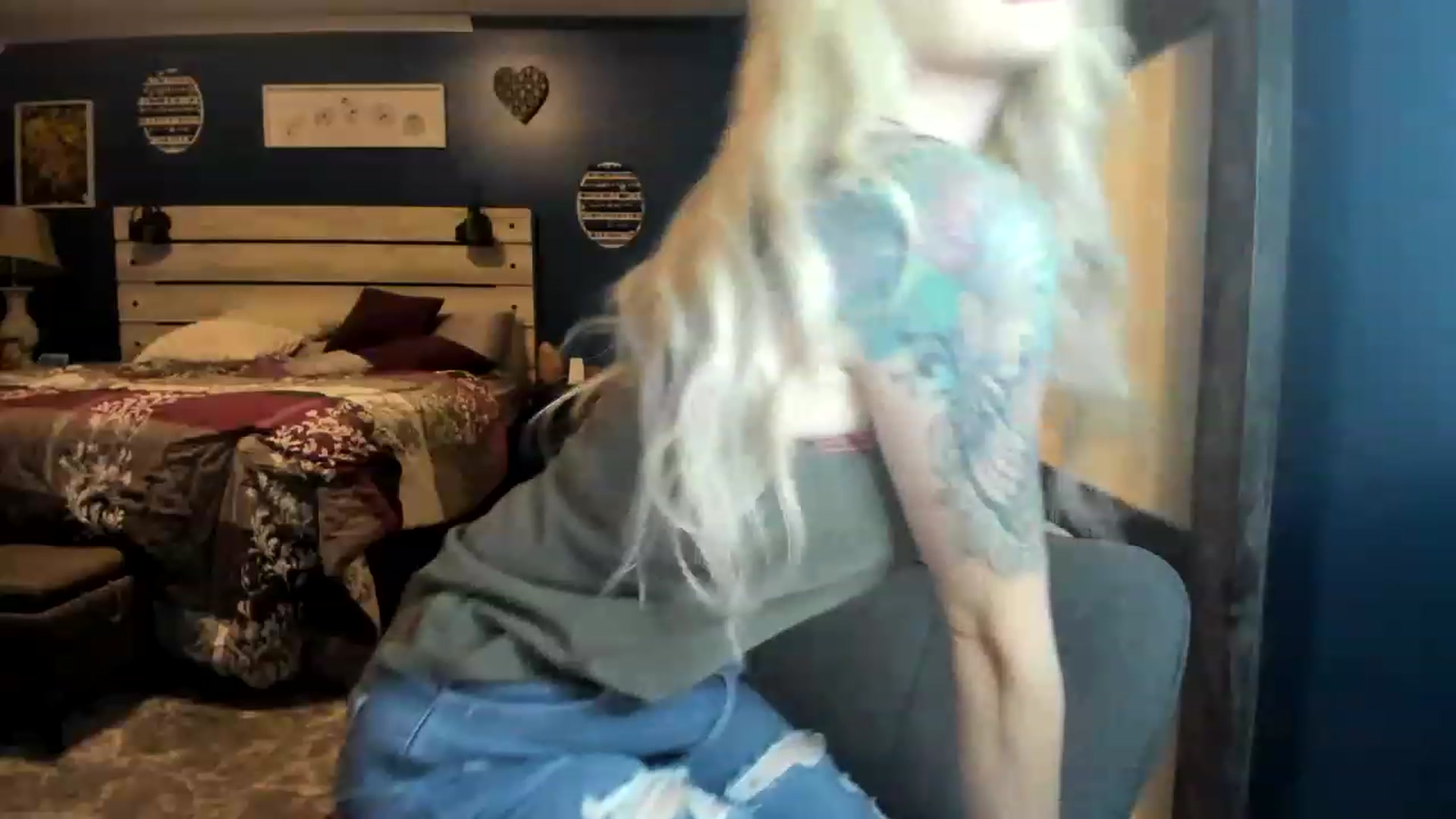 Gallery image thumbnail from AshSapphire's myfreecams stream on, 11/19/2022, 06:16 image 13 of 20