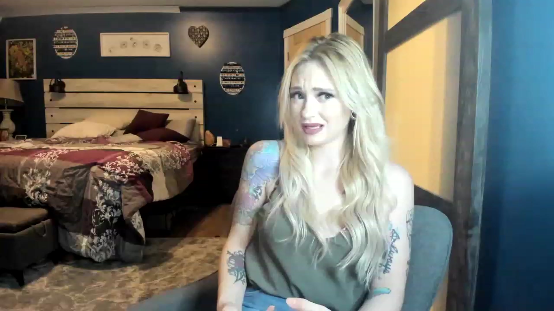Gallery image thumbnail from AshSapphire's myfreecams stream on, 11/19/2022, 06:16 image 11 of 20
