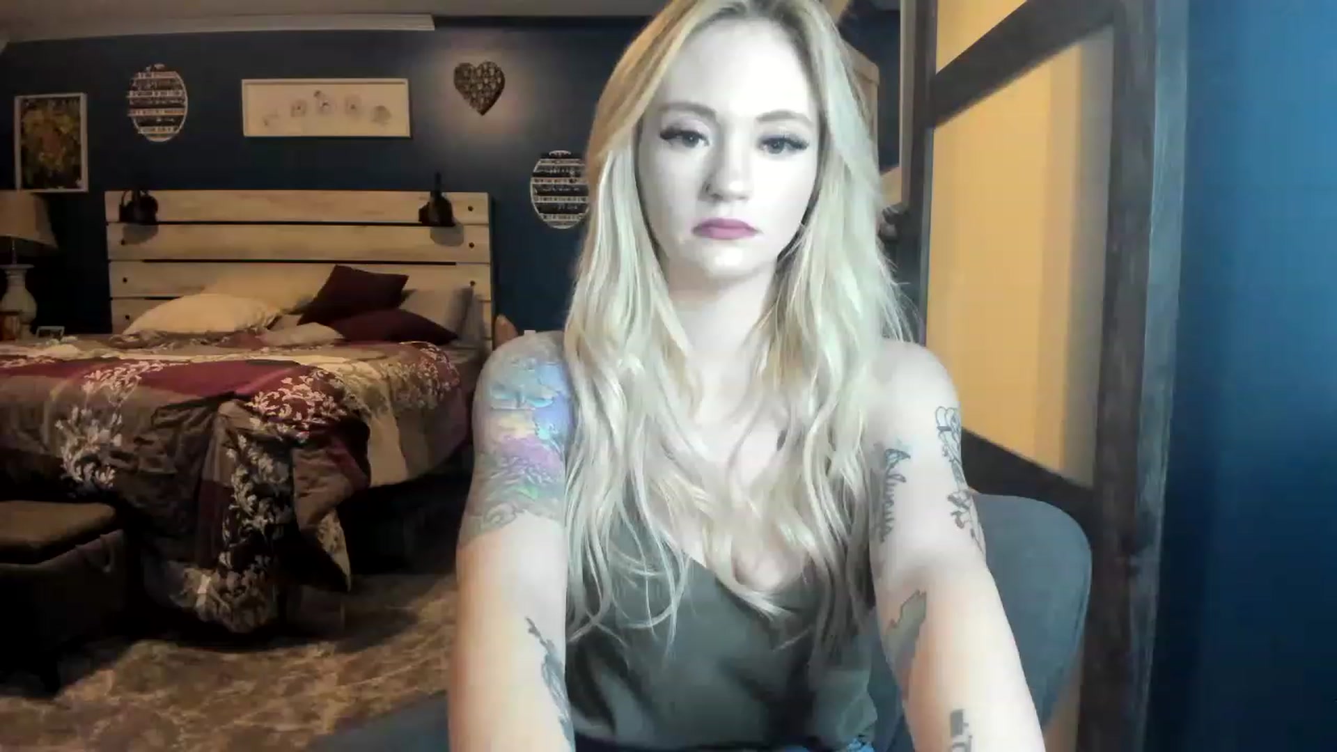 Gallery image thumbnail from AshSapphire's myfreecams stream on, 11/19/2022, 06:16 image 12 of 20