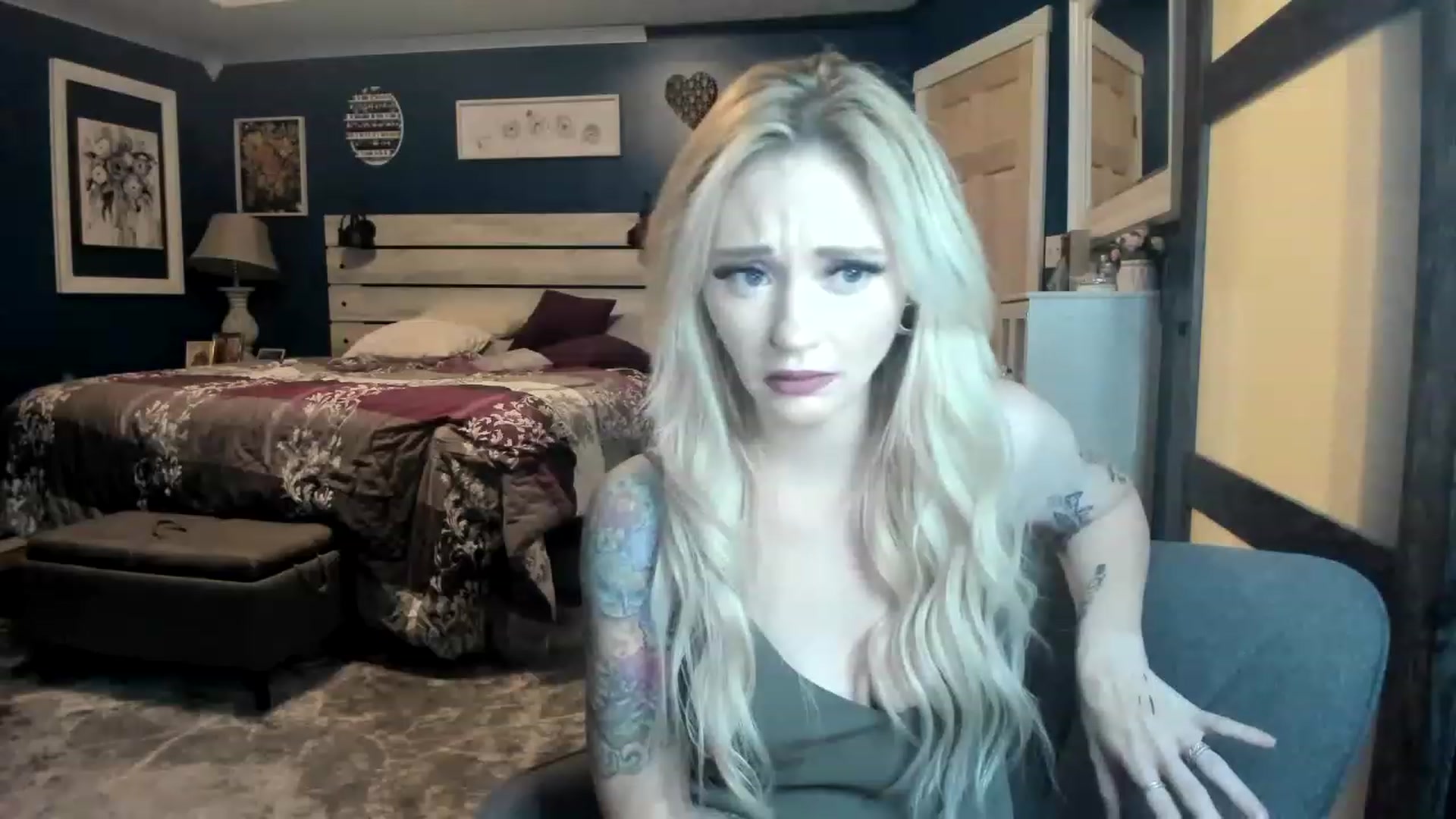 Gallery image thumbnail from AshSapphire's myfreecams stream on, 11/19/2022, 06:16 image 7 of 20