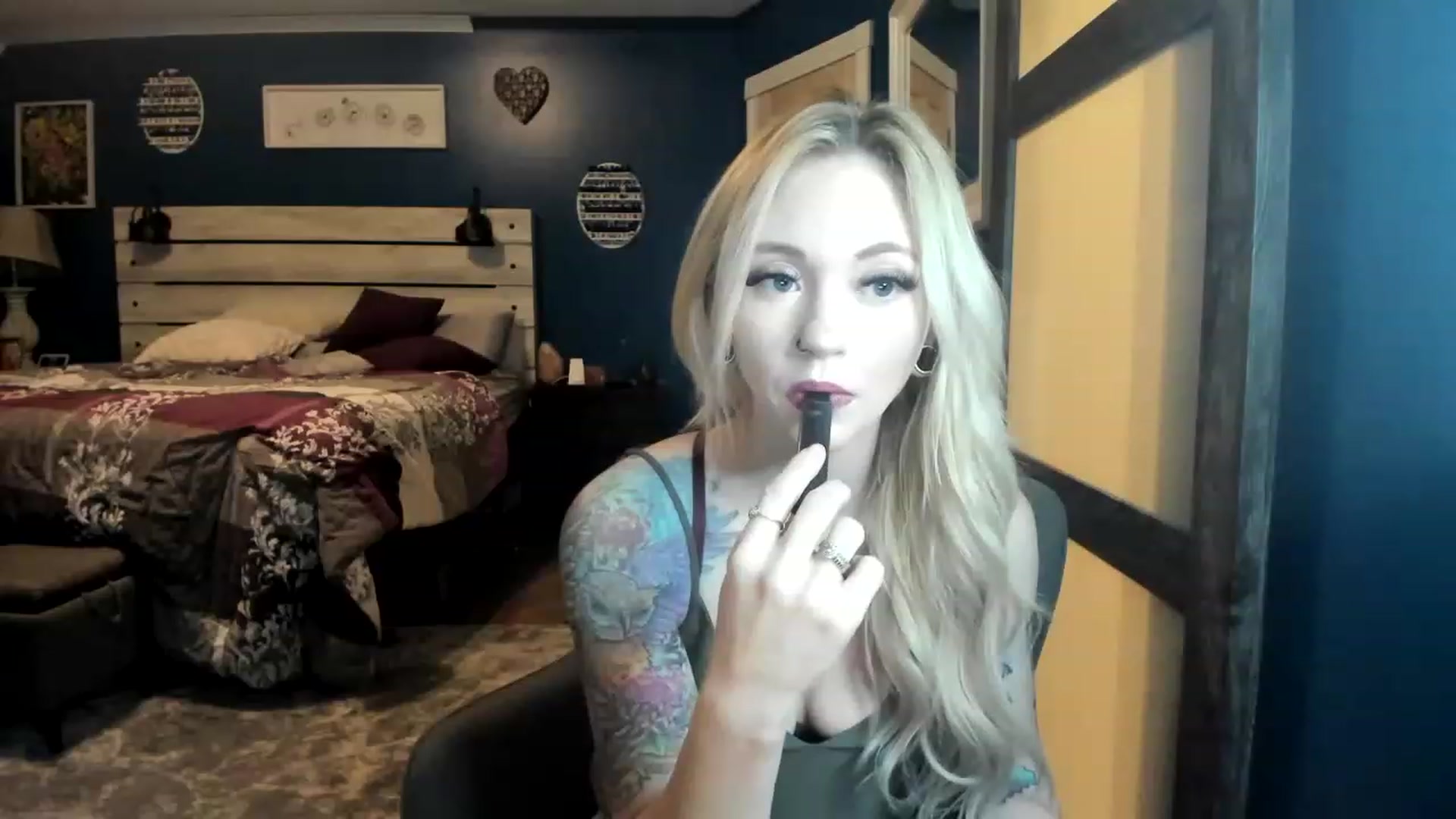 Gallery image thumbnail from AshSapphire's myfreecams stream on, 11/19/2022, 06:16 image 16 of 20