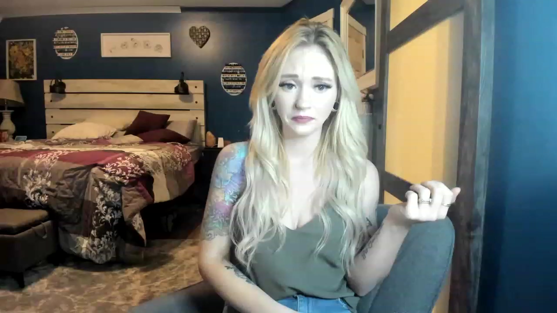 Gallery image thumbnail from AshSapphire's myfreecams stream on, 11/19/2022, 06:16 image 15 of 20