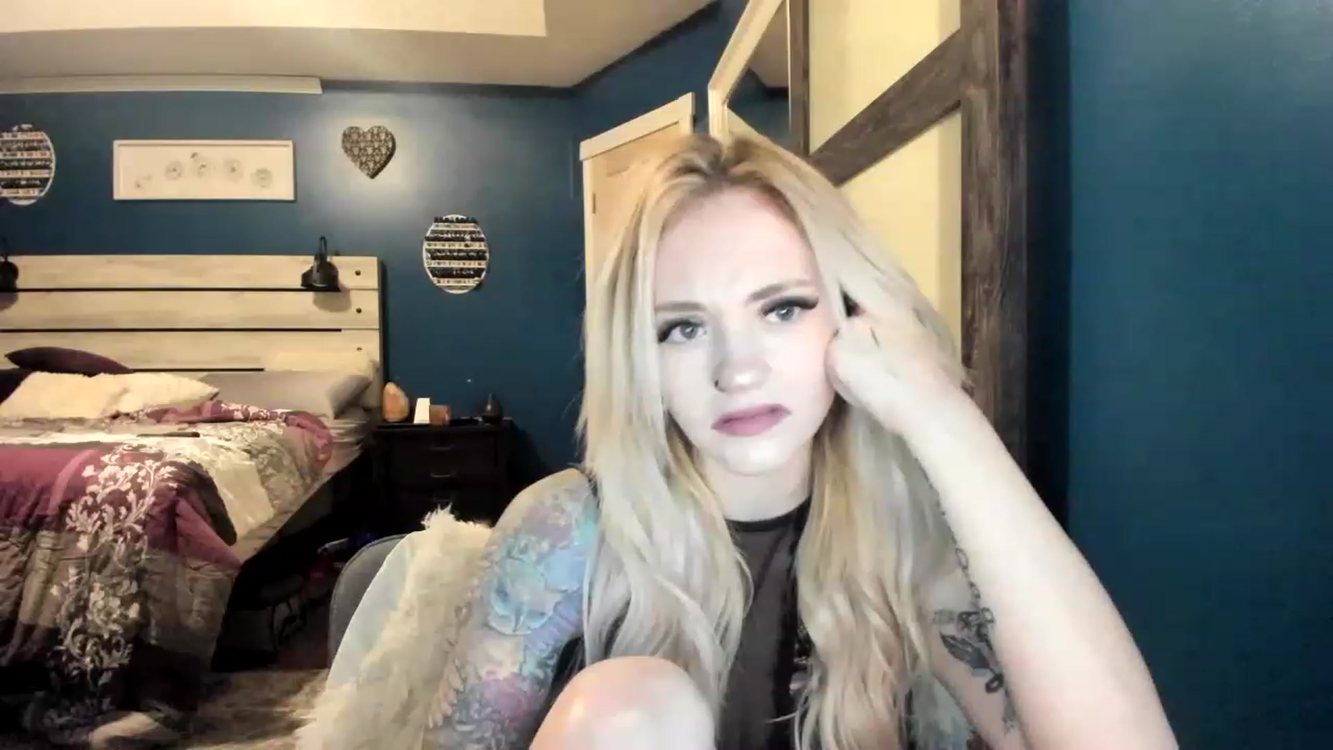 Gallery image thumbnail from AshSapphire's myfreecams stream on, 11/21/2022, 04:41 image 19 of 20