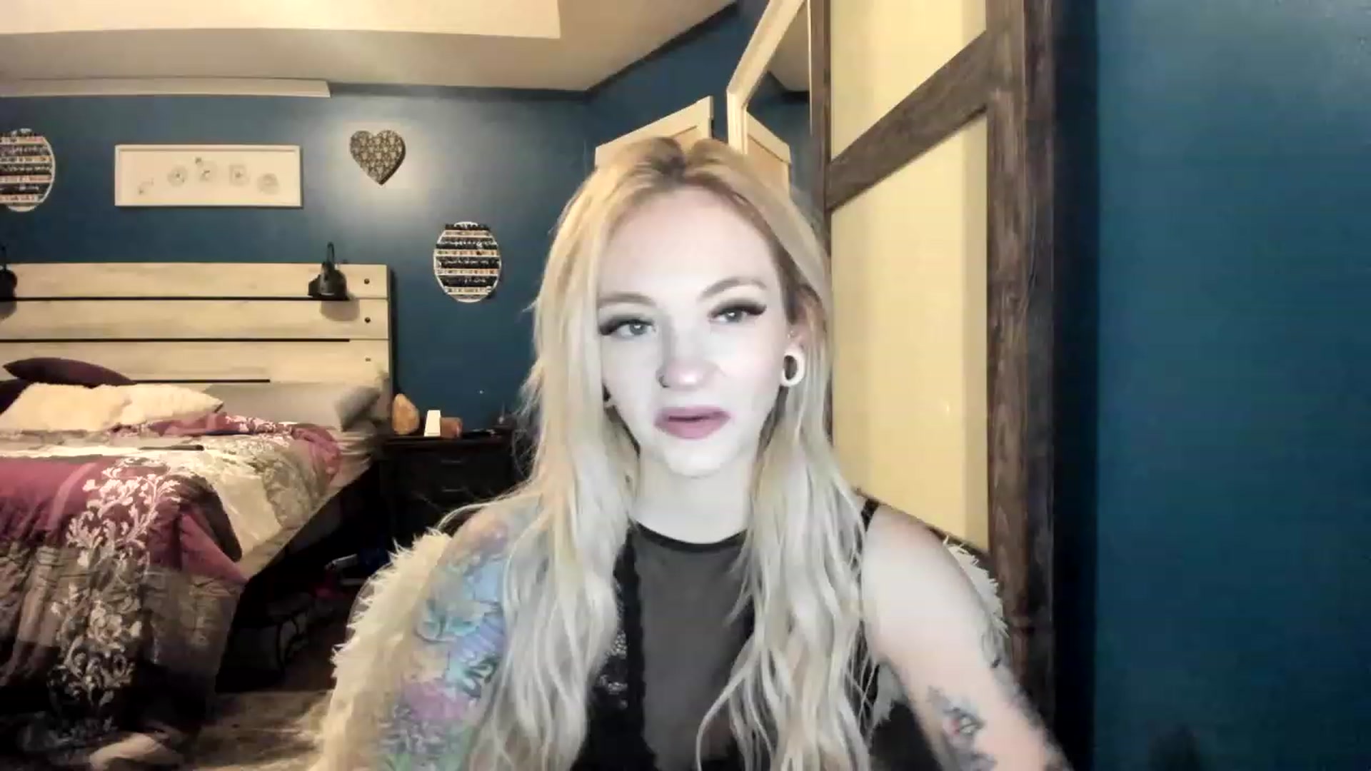 Gallery image thumbnail from AshSapphire's myfreecams stream on, 11/21/2022, 04:41 image 14 of 20