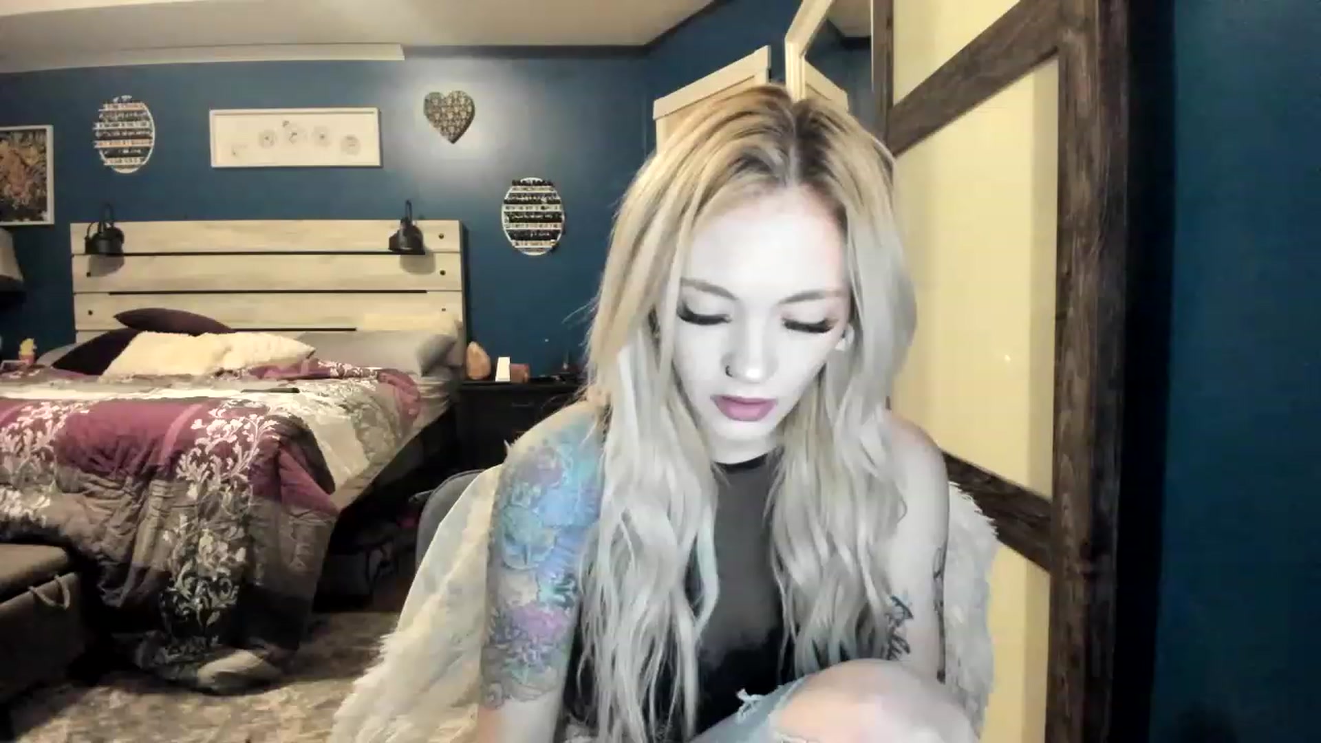 Gallery image thumbnail from AshSapphire's myfreecams stream on, 11/21/2022, 04:41 image 5 of 20