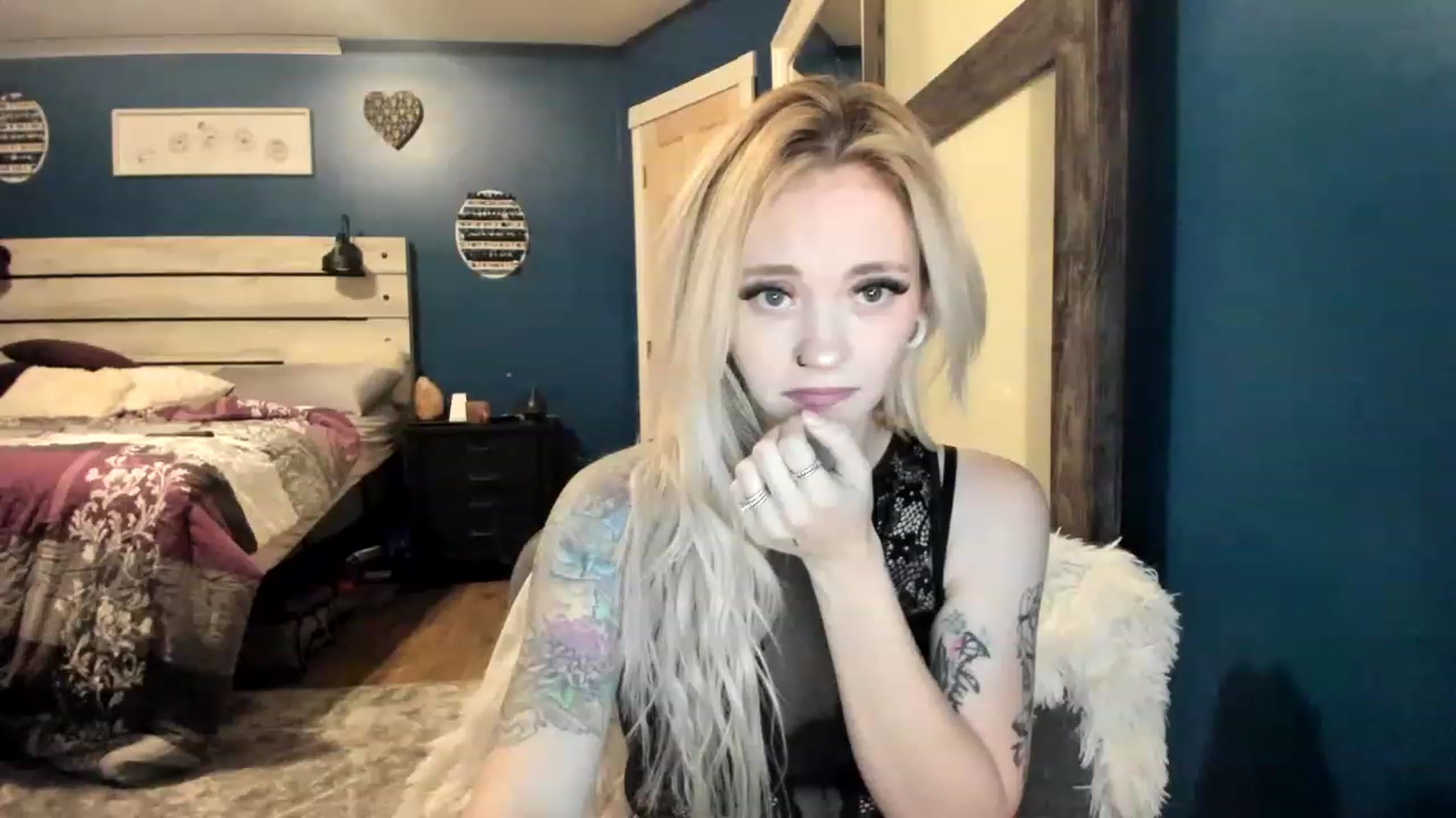 Gallery image thumbnail from AshSapphire's myfreecams stream on, 11/21/2022, 04:41 image 11 of 20