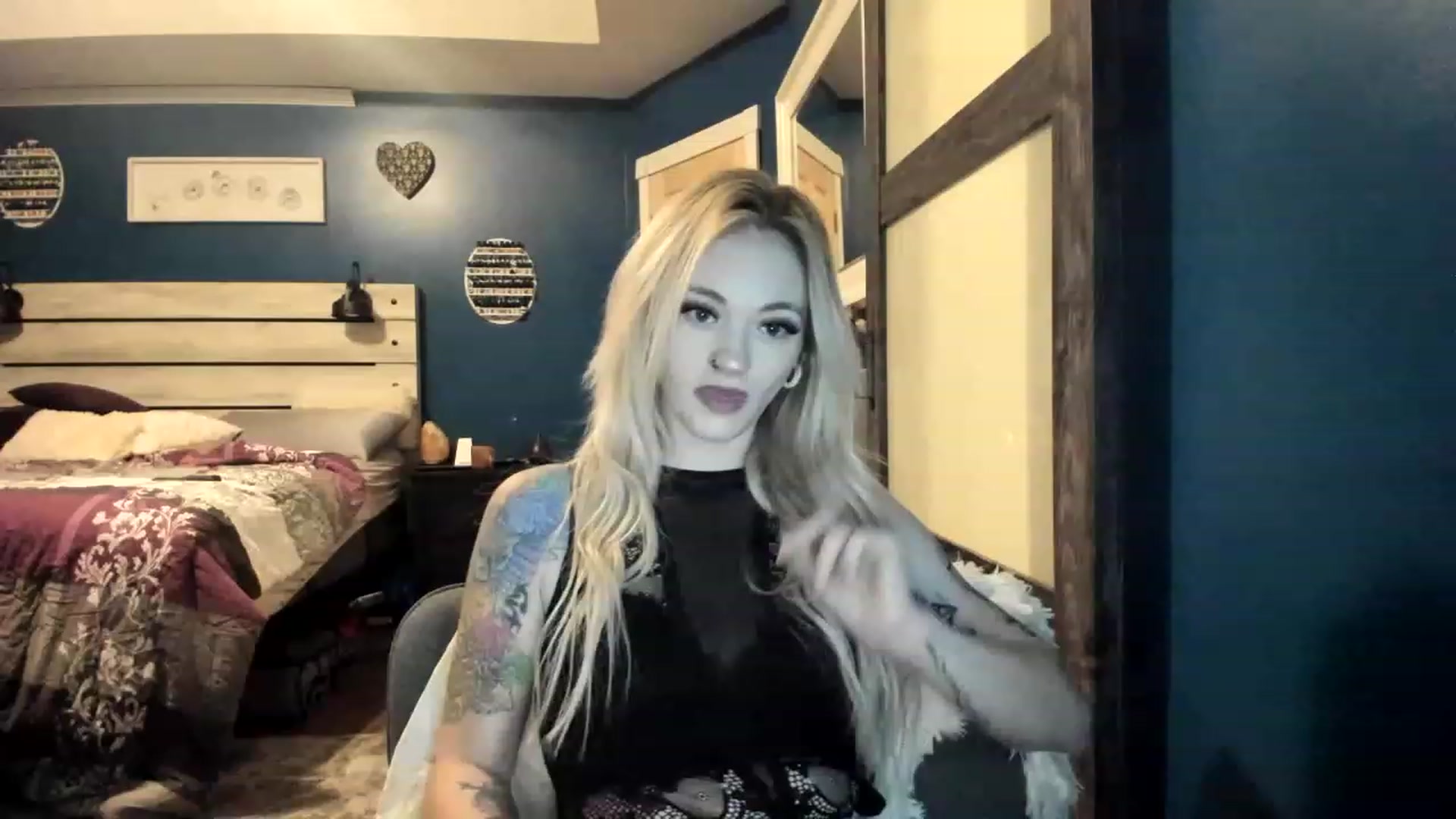 Gallery image thumbnail from AshSapphire's myfreecams stream on, 11/21/2022, 06:22 image 1 of 20