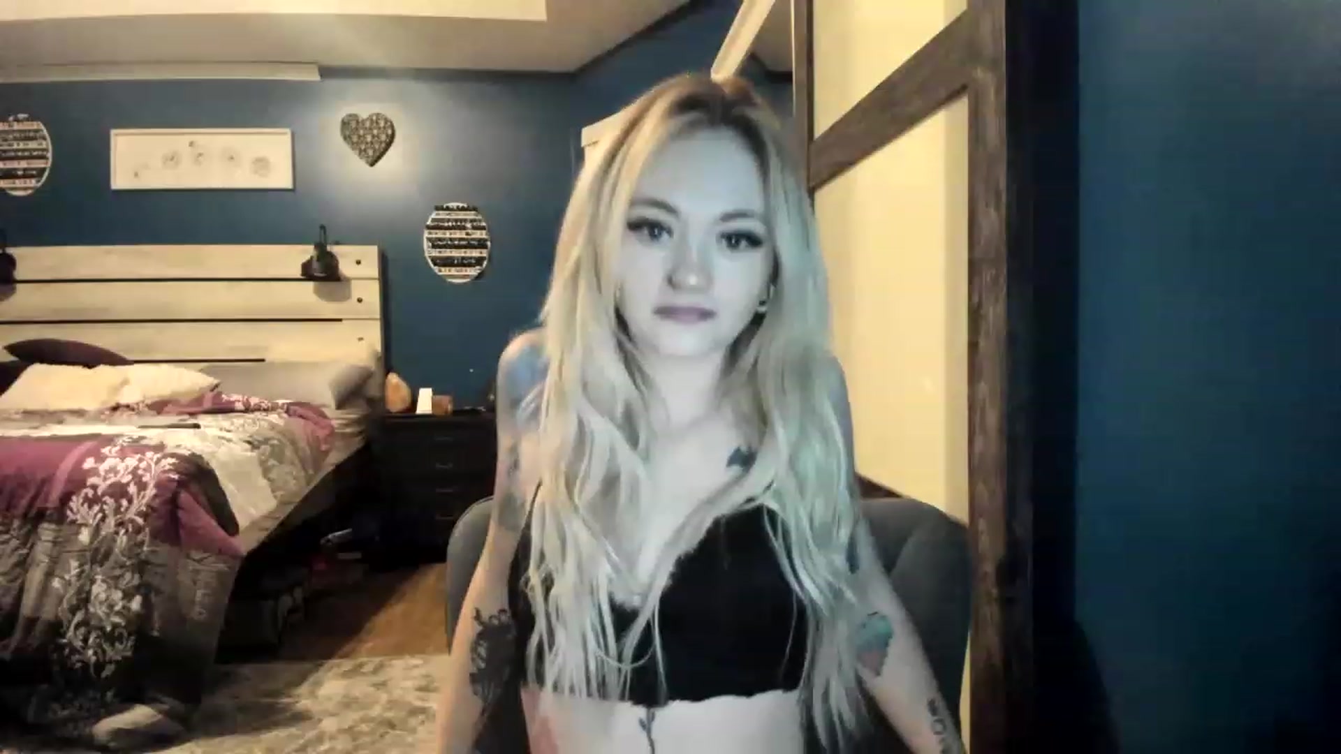 Gallery image thumbnail from AshSapphire's myfreecams stream on, 11/21/2022, 06:22 image 18 of 20