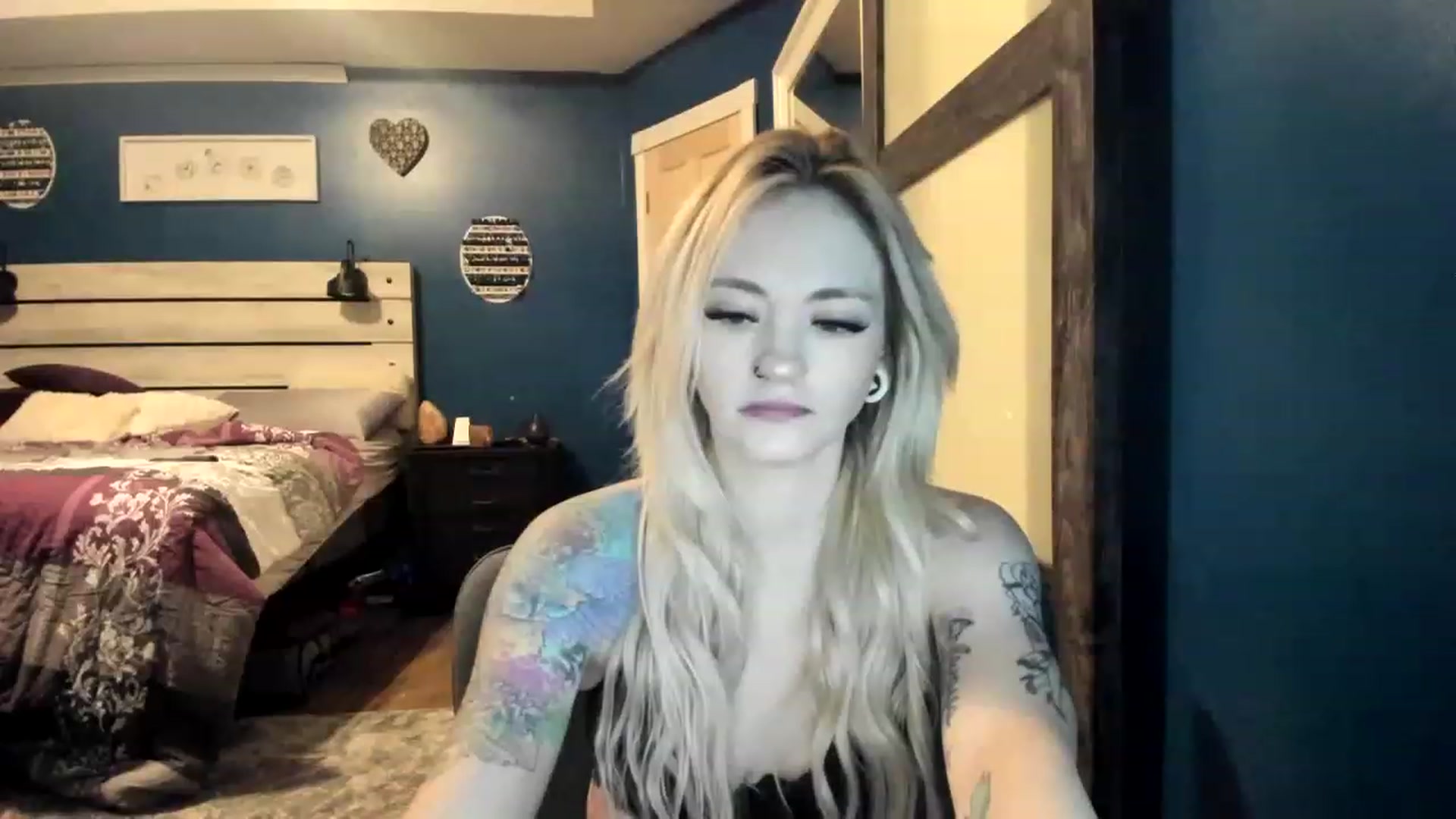 Gallery image thumbnail from AshSapphire's myfreecams stream on, 11/21/2022, 06:22 image 20 of 20