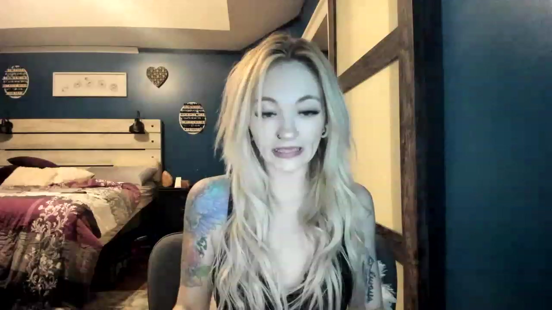 Gallery image thumbnail from AshSapphire's myfreecams stream on, 11/21/2022, 06:22 image 10 of 20