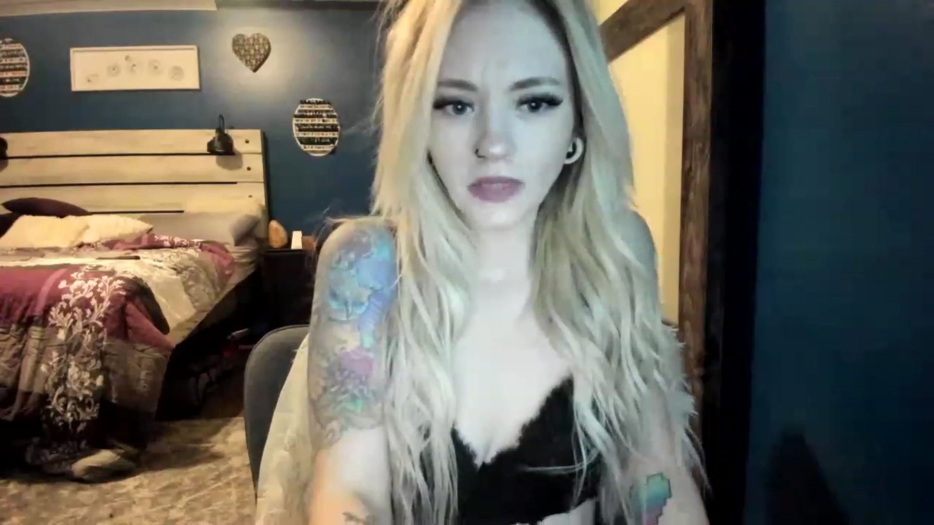 Gallery image thumbnail from AshSapphire's myfreecams stream on, 11/21/2022, 06:22 image 5 of 20