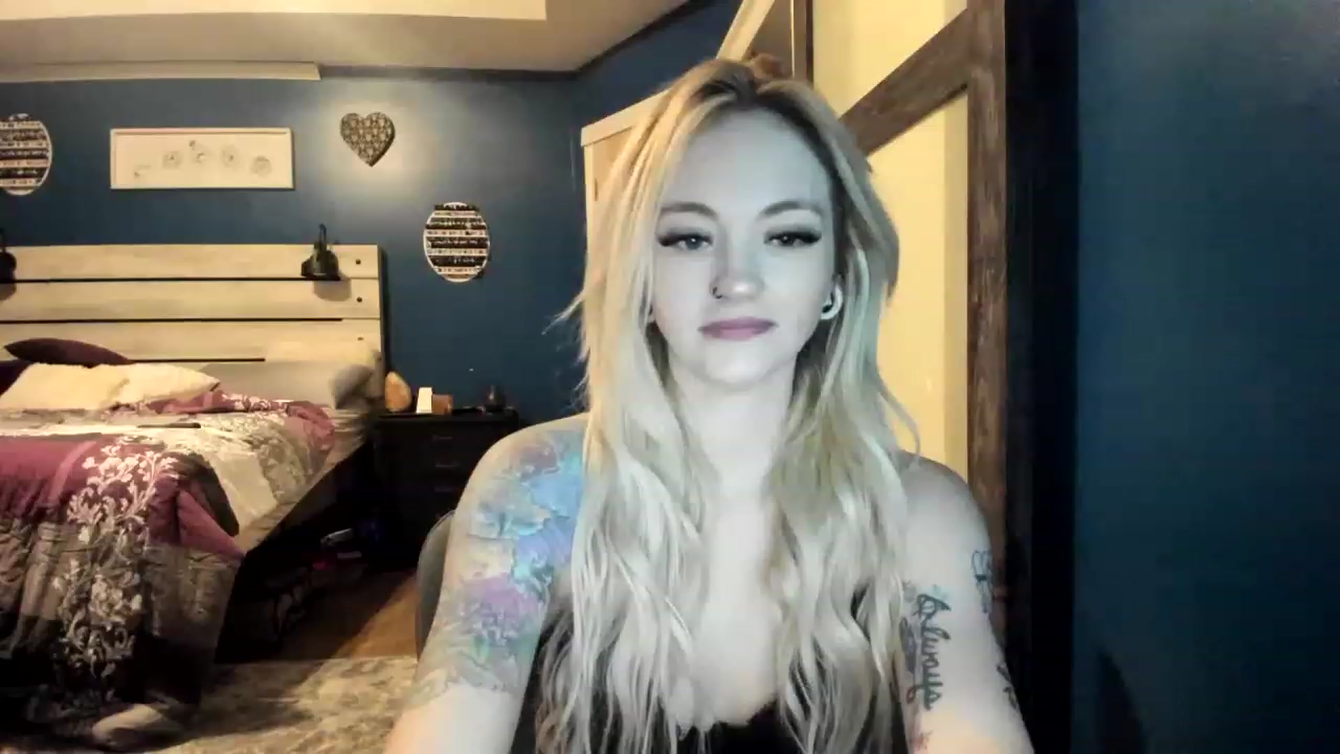 Gallery image thumbnail from AshSapphire's myfreecams stream on, 11/21/2022, 06:22 image 19 of 20