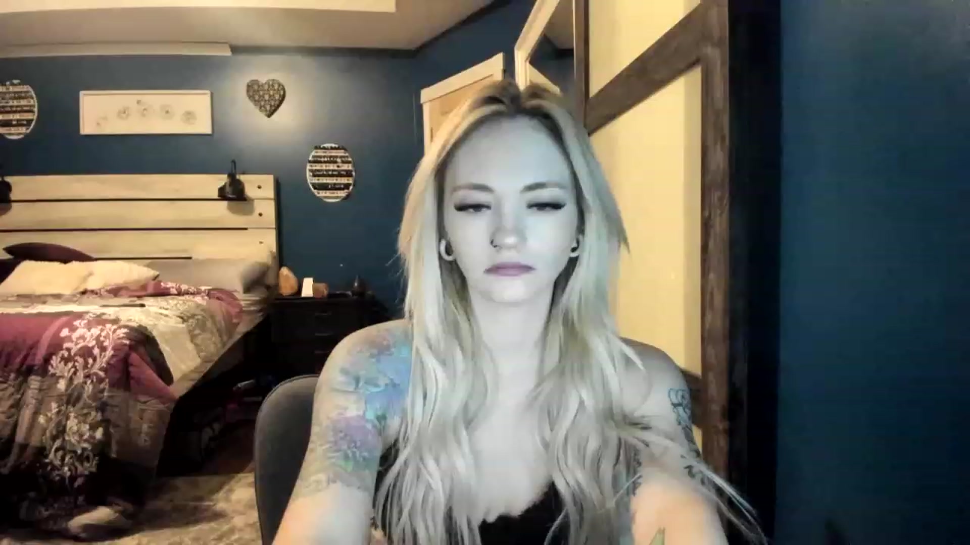 Gallery image thumbnail from AshSapphire's myfreecams stream on, 11/21/2022, 06:22 image 11 of 20