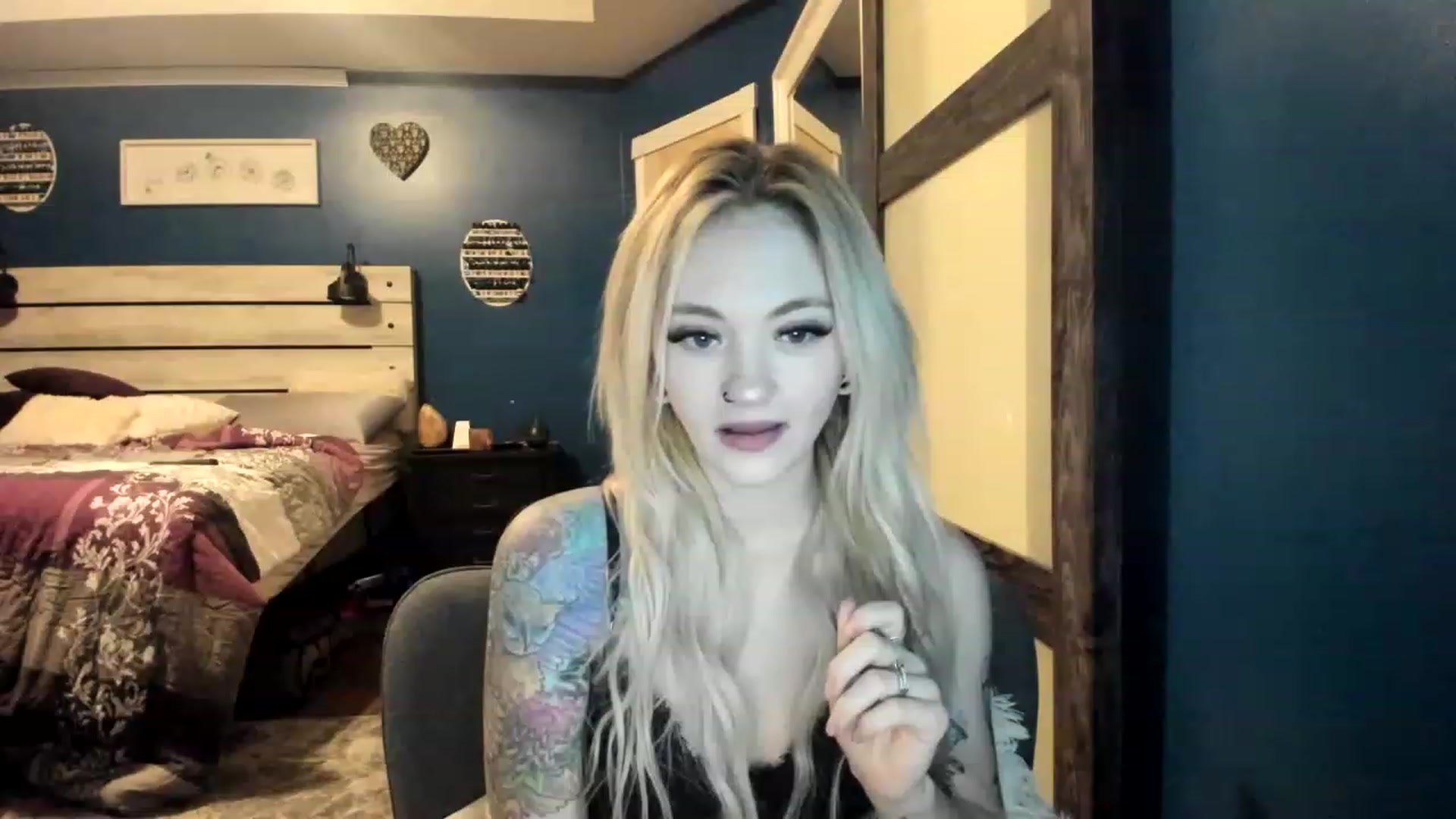 Gallery image thumbnail from AshSapphire's myfreecams stream on, 11/21/2022, 06:22 image 12 of 20