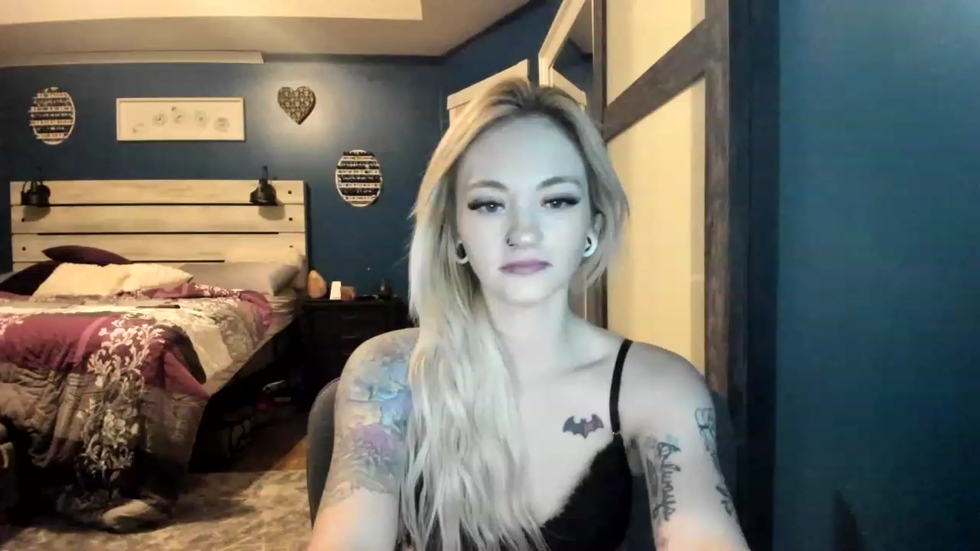 Gallery image thumbnail from AshSapphire's myfreecams stream on, 11/21/2022, 07:09 image 5 of 20