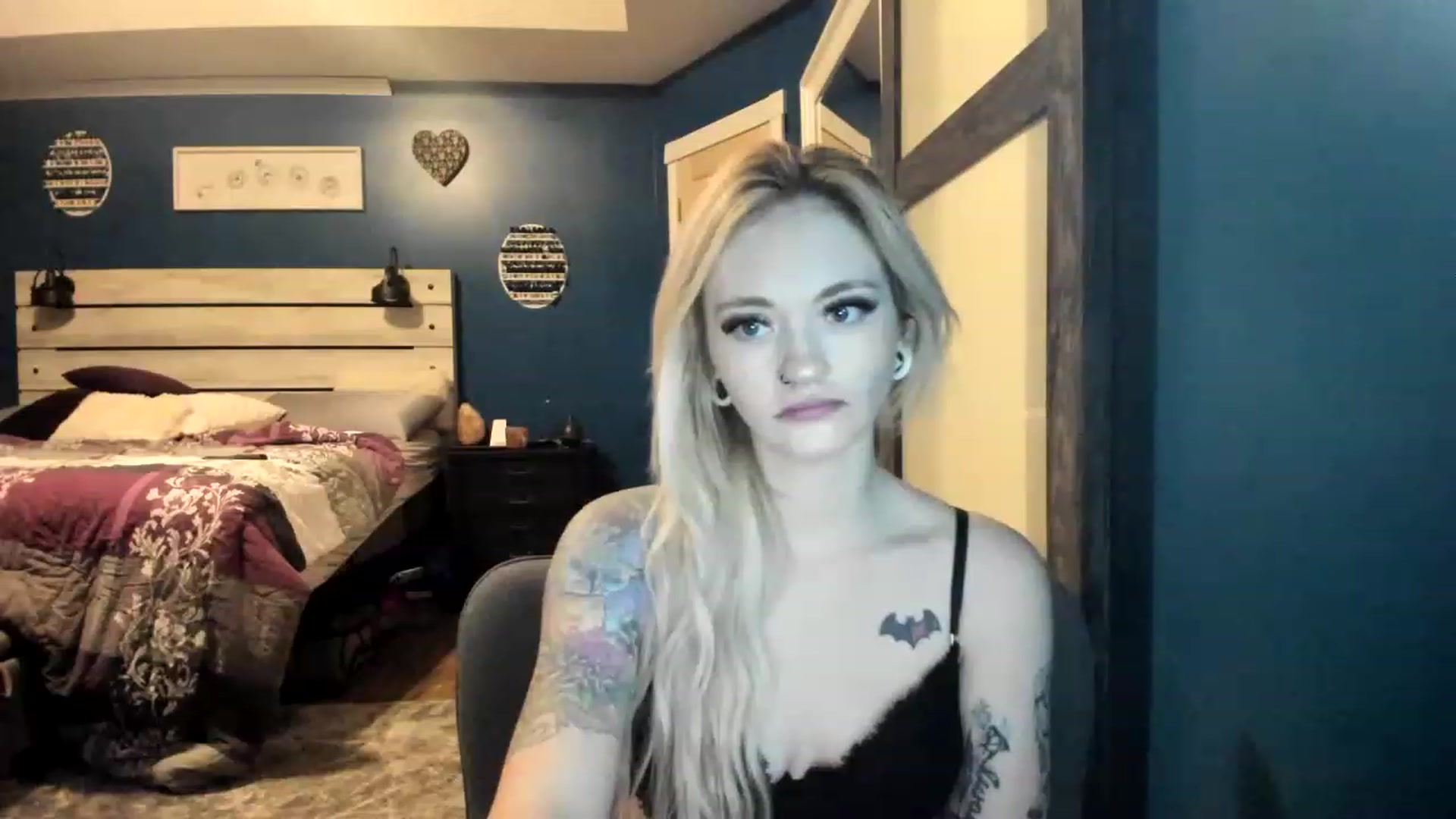 Gallery image thumbnail from AshSapphire's myfreecams stream on, 11/21/2022, 07:09 image 6 of 20