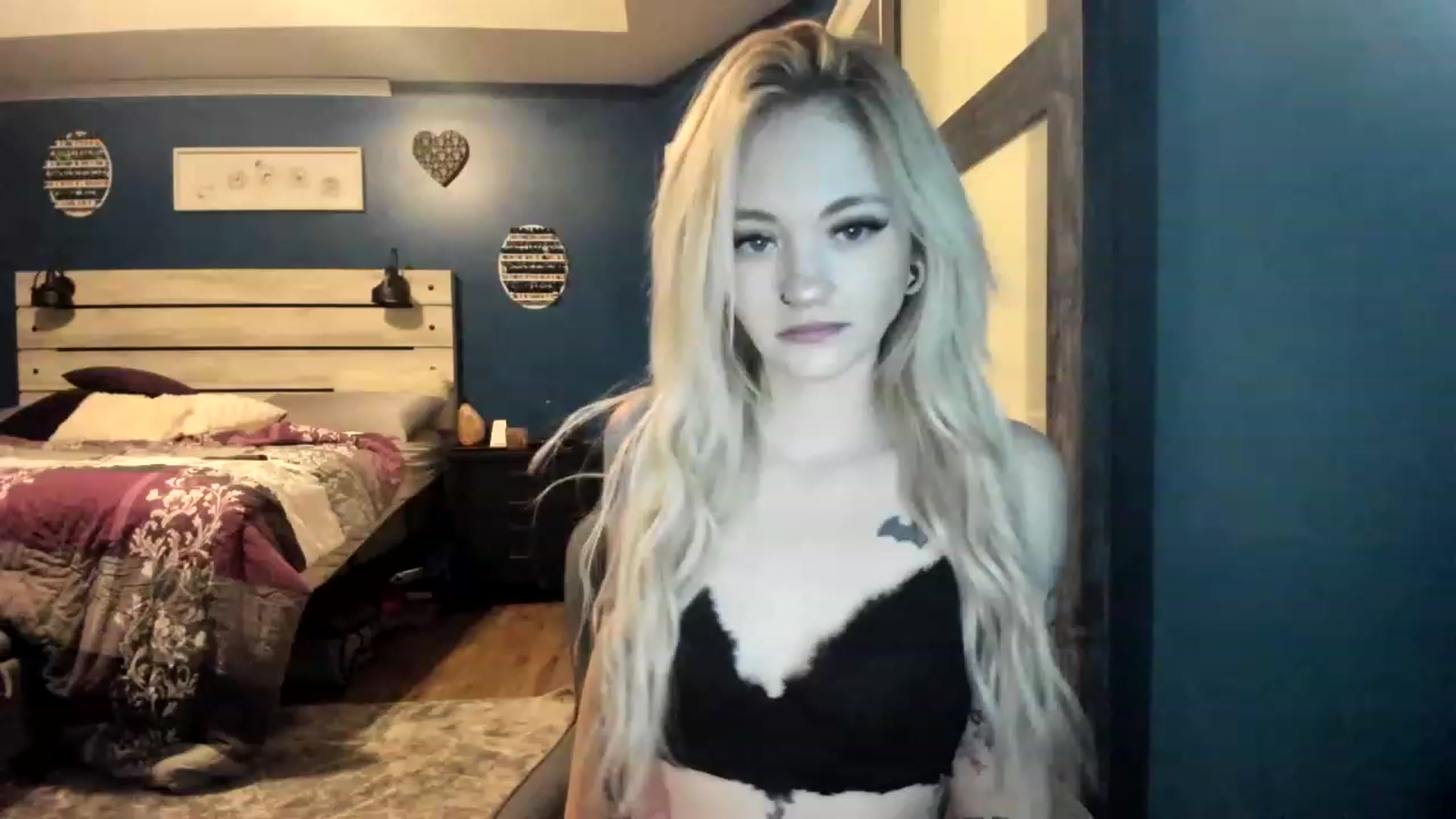 Gallery image thumbnail from AshSapphire's myfreecams stream on, 11/21/2022, 07:09 image 18 of 20