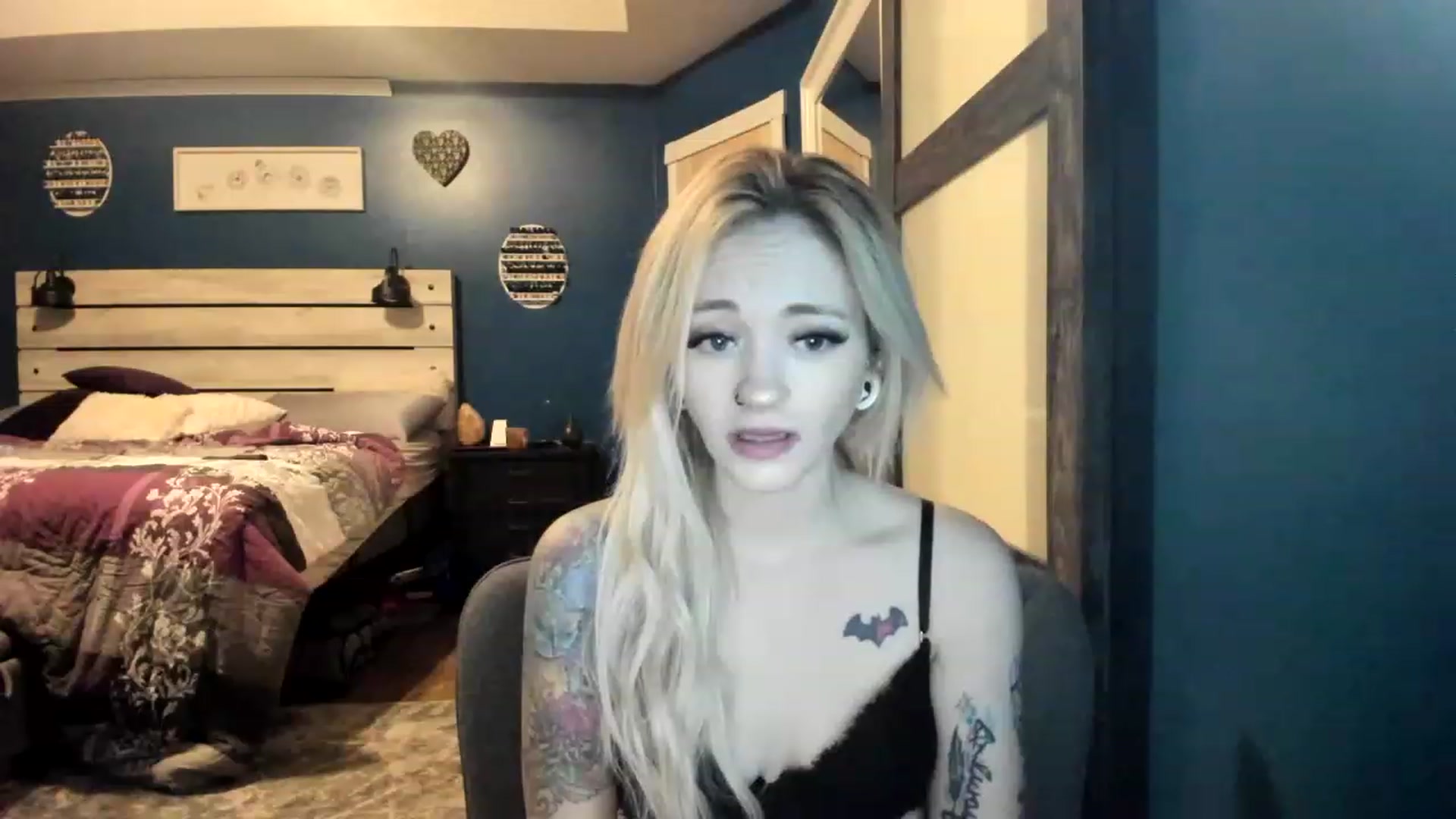 Gallery image thumbnail from AshSapphire's myfreecams stream on, 11/21/2022, 07:09 image 8 of 20