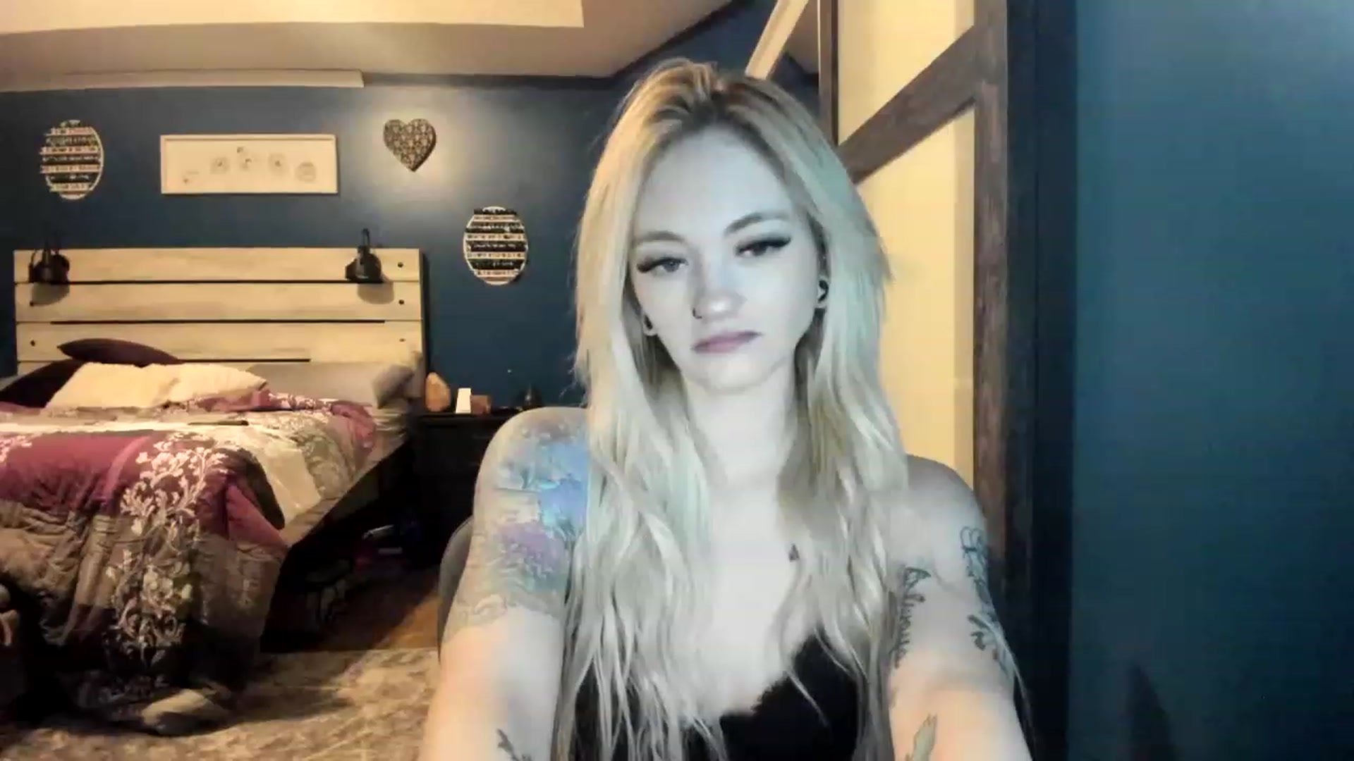 Gallery image thumbnail from AshSapphire's myfreecams stream on, 11/21/2022, 07:09 image 3 of 20