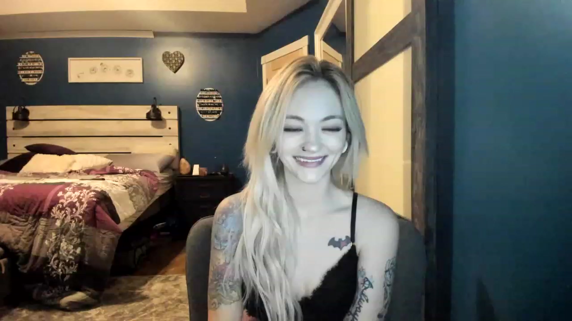 Gallery image thumbnail from AshSapphire's myfreecams stream on, 11/21/2022, 07:09 image 13 of 20