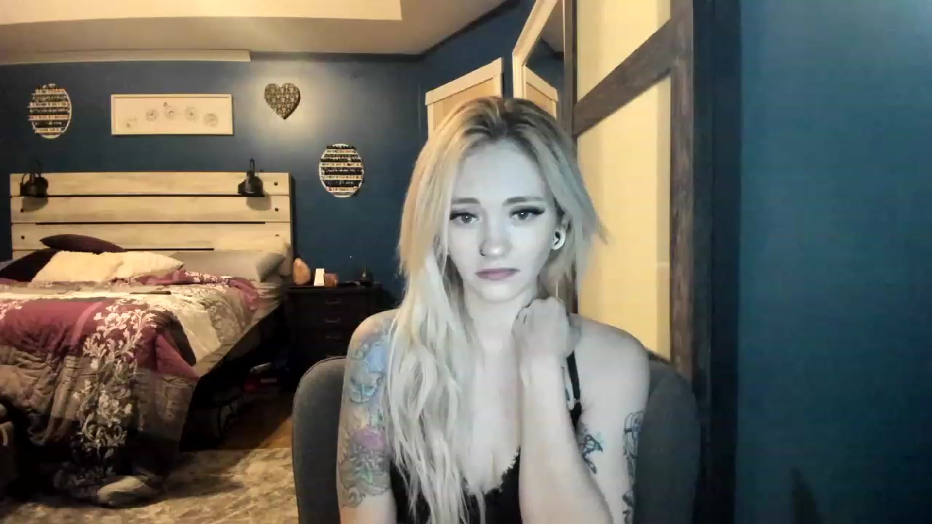 Gallery image thumbnail from AshSapphire's myfreecams stream on, 11/21/2022, 07:09 image 9 of 20
