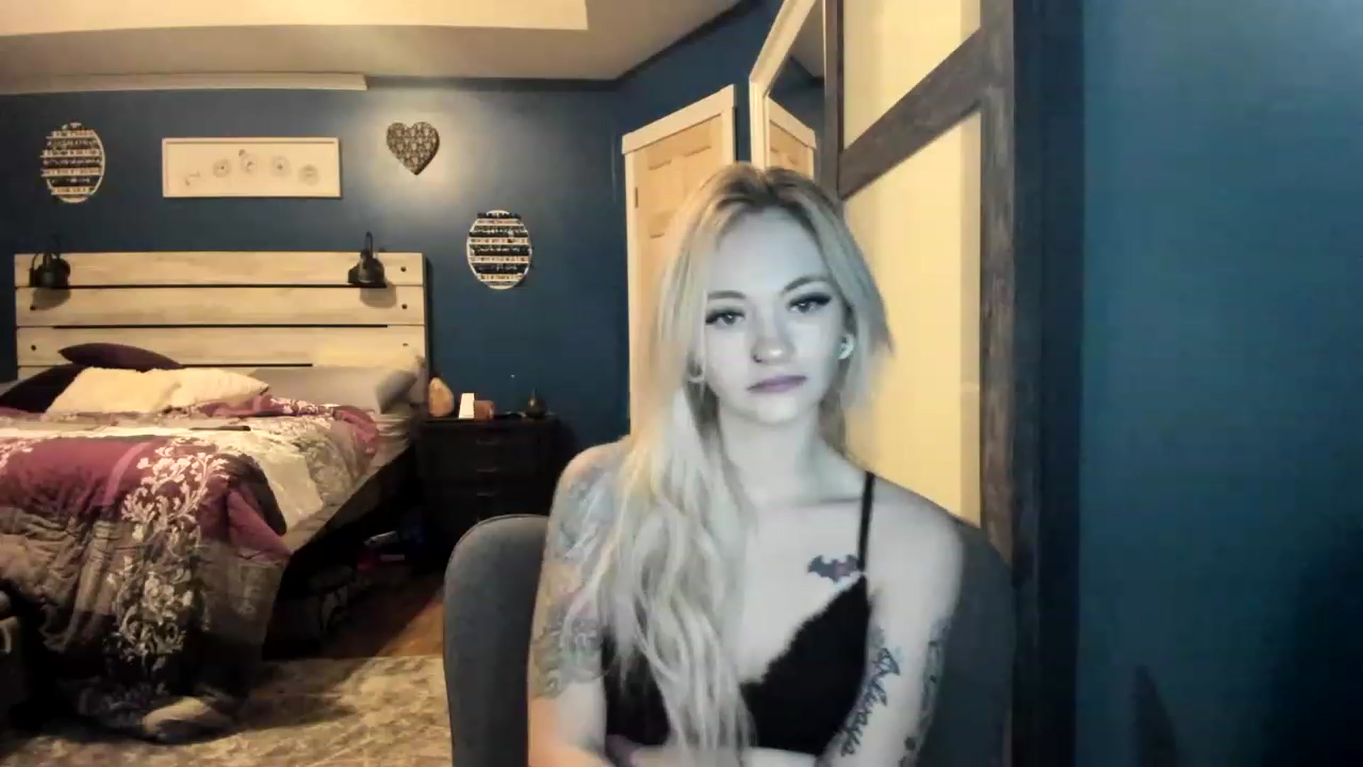 Gallery image thumbnail from AshSapphire's myfreecams stream on, 11/21/2022, 07:09 image 14 of 20