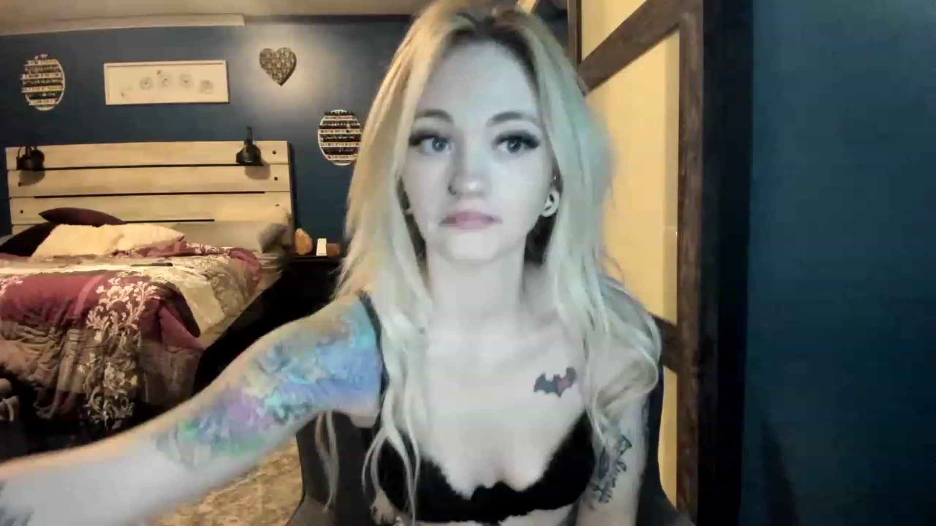 Gallery image thumbnail from AshSapphire's myfreecams stream on, 11/21/2022, 08:27 image 13 of 20