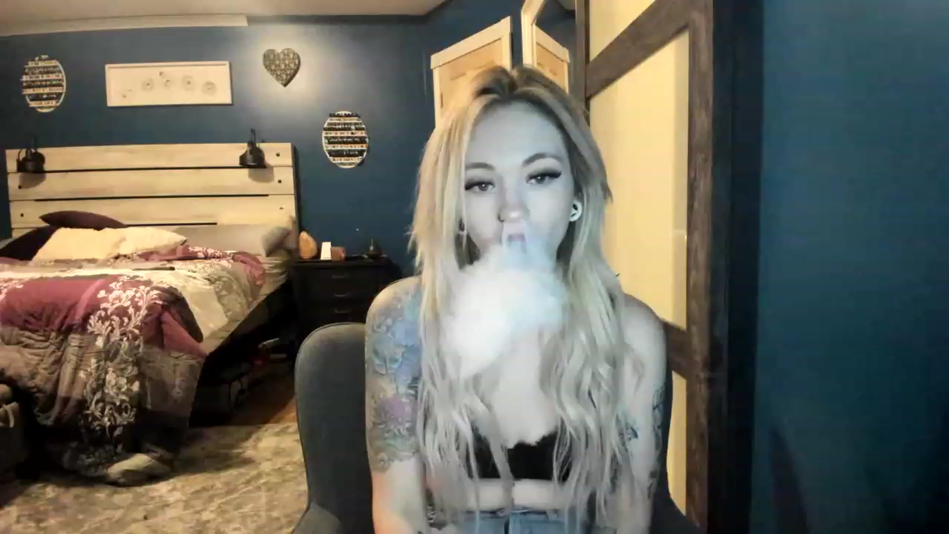 Gallery image thumbnail from AshSapphire's myfreecams stream on, 11/21/2022, 08:27 image 15 of 20