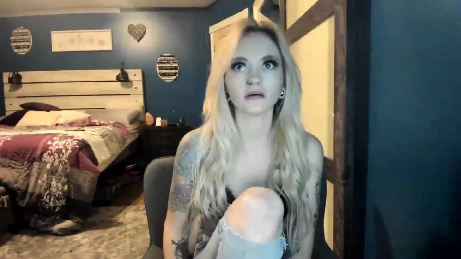 Gallery image thumbnail from AshSapphire's myfreecams stream on, 11/21/2022, 08:27 image 10 of 20